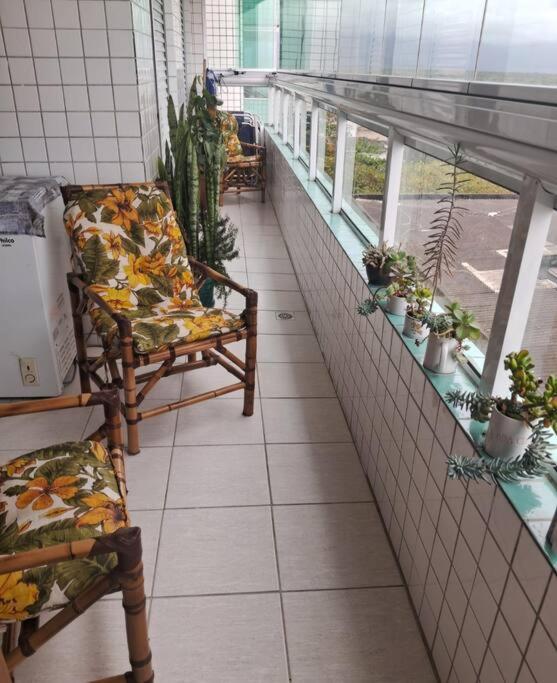 Refúgio na PG Apto Pé na Areia