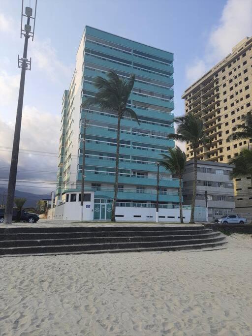 Refúgio na PG Apto Pé na Areia
