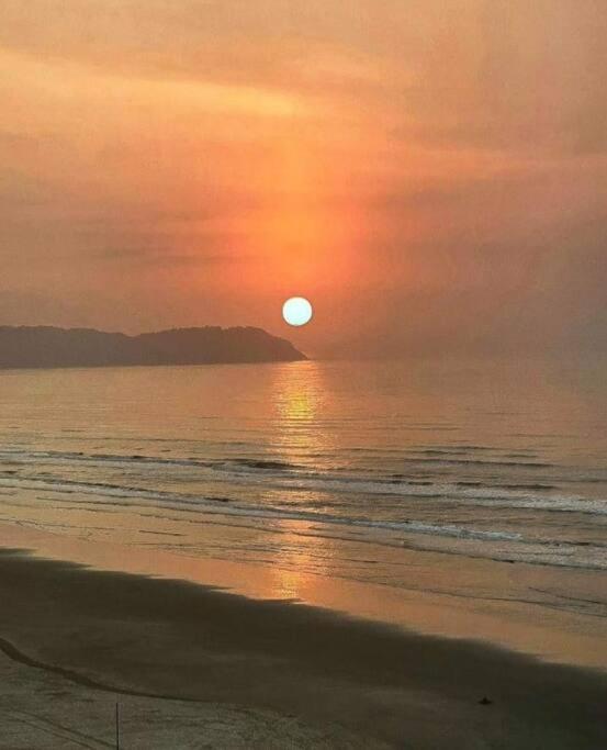 Refúgio na PG Apto Pé na Areia