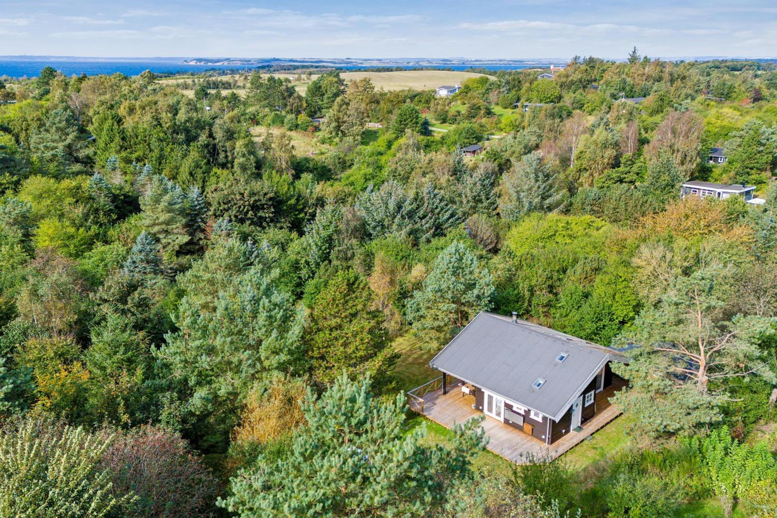 Cosy Holiday Home On A Large Hilly Natural Plot With Covered Terrace And Loft Rooms Close To Helgenæs Unique Landscape, Viewpoints And The
