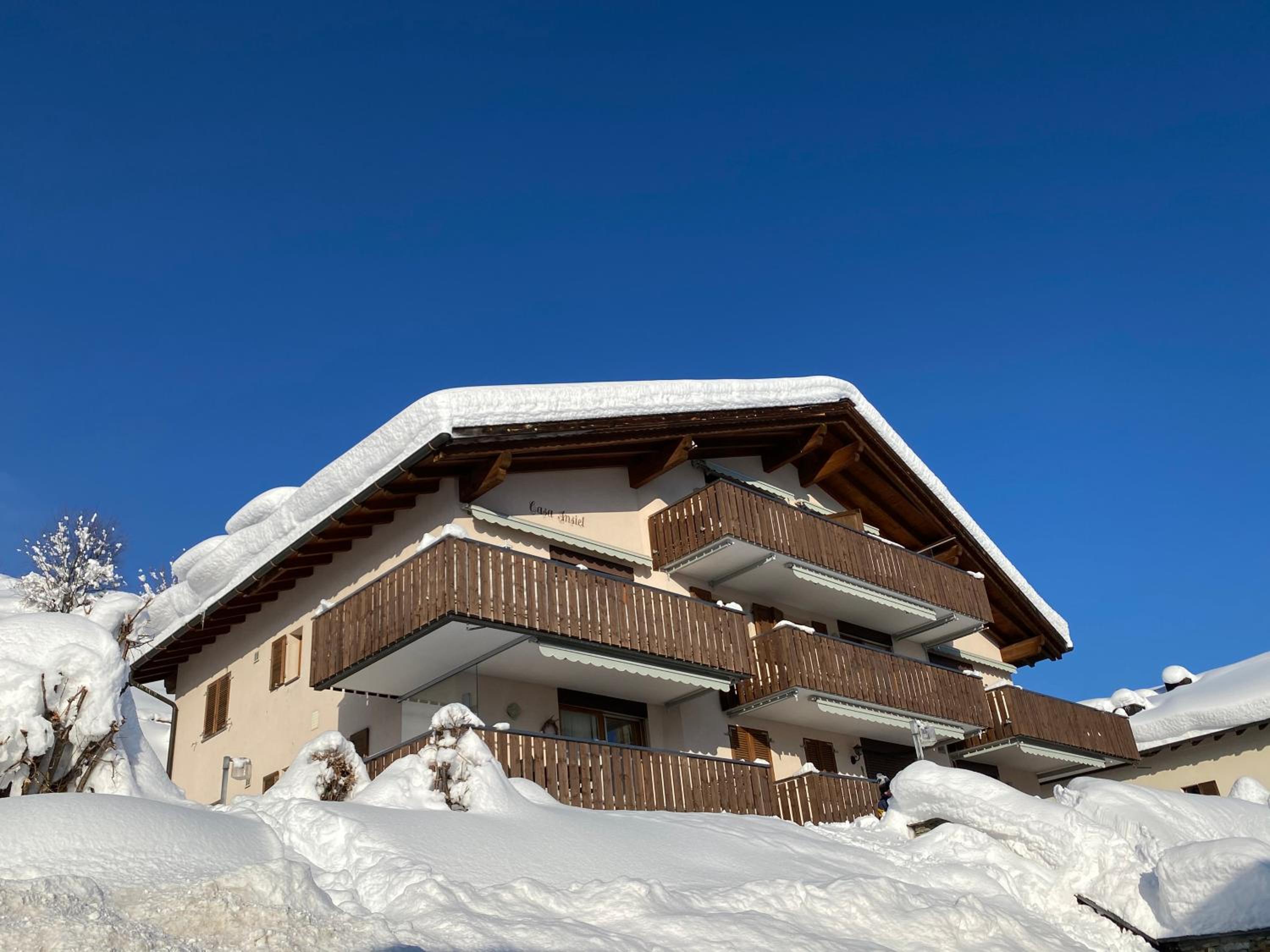 Casa Ansiel - 2.5 Zimmer Ferienwohnung am Sonnenhang von Falera