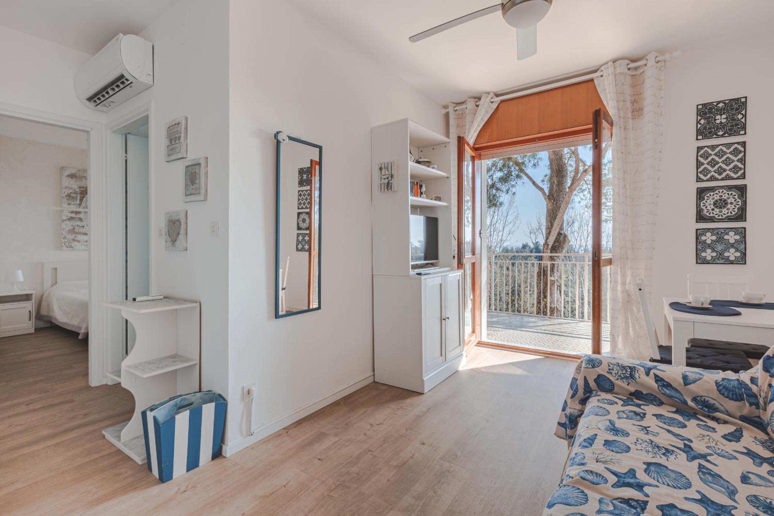 ElTufeto Apartment - Parking and Terrace view 4