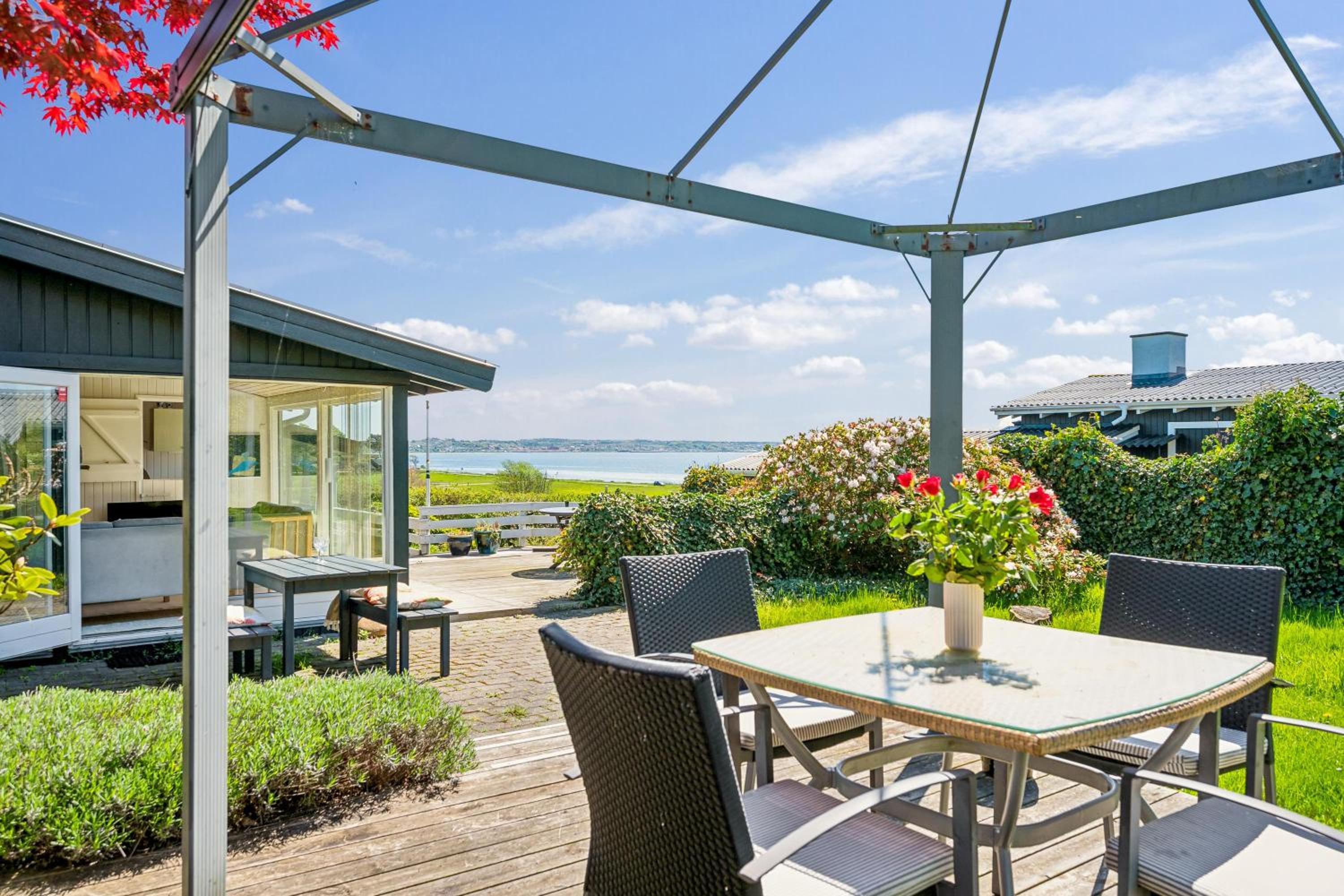 Lovely Holiday Home With Panoramic Views Over Ebeltoft Vig And Mols