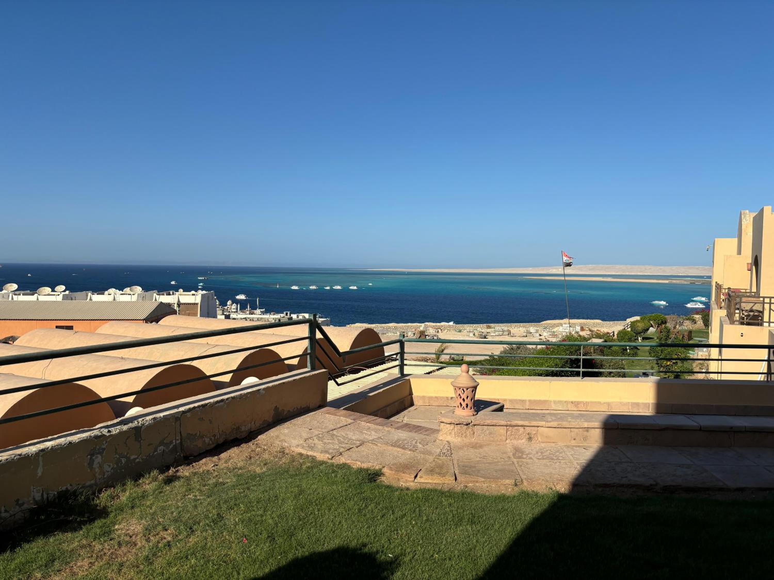 Seaview Studio Hurghada with beach and pool access