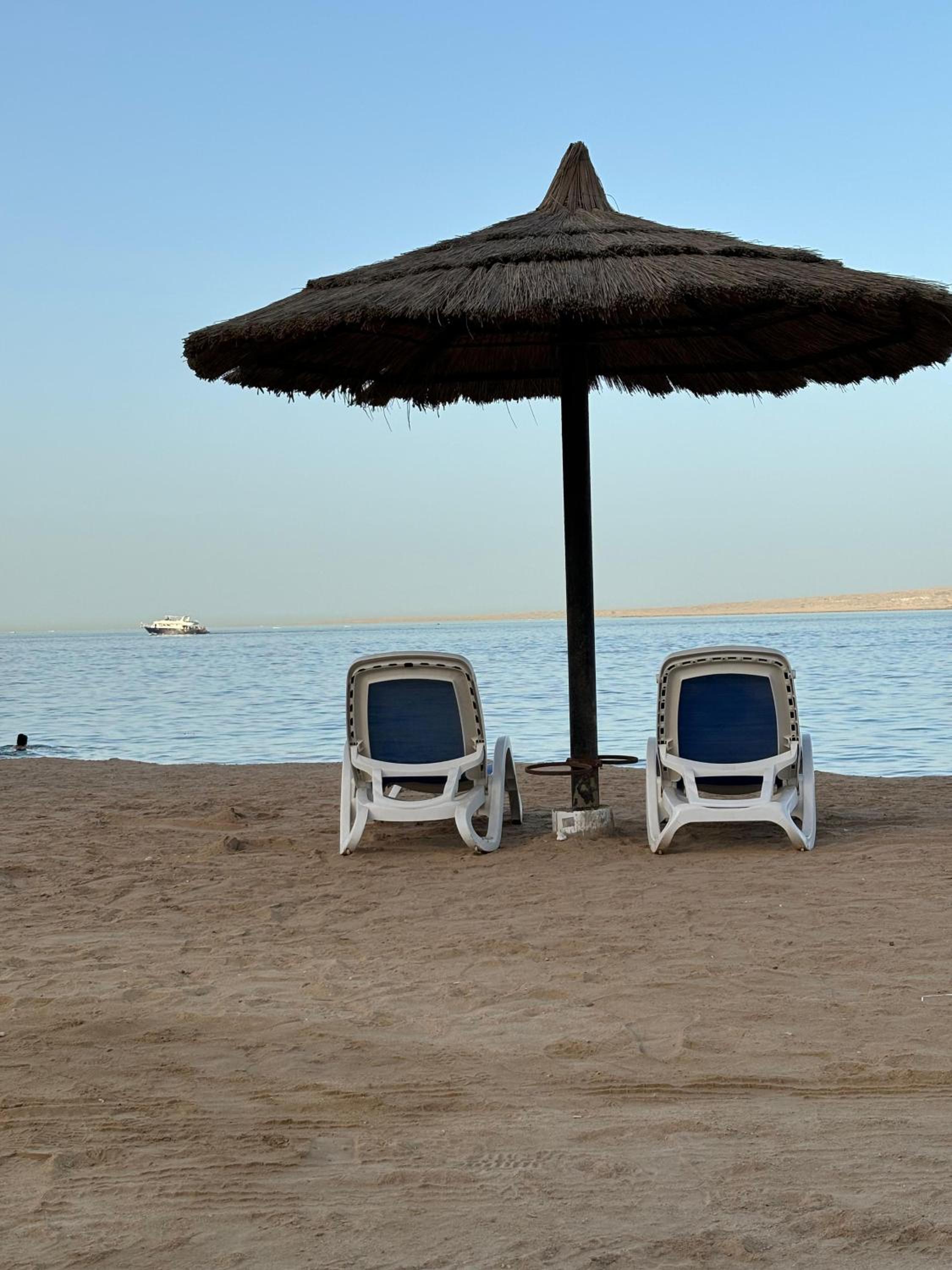Seaview Studio Hurghada with beach and pool access