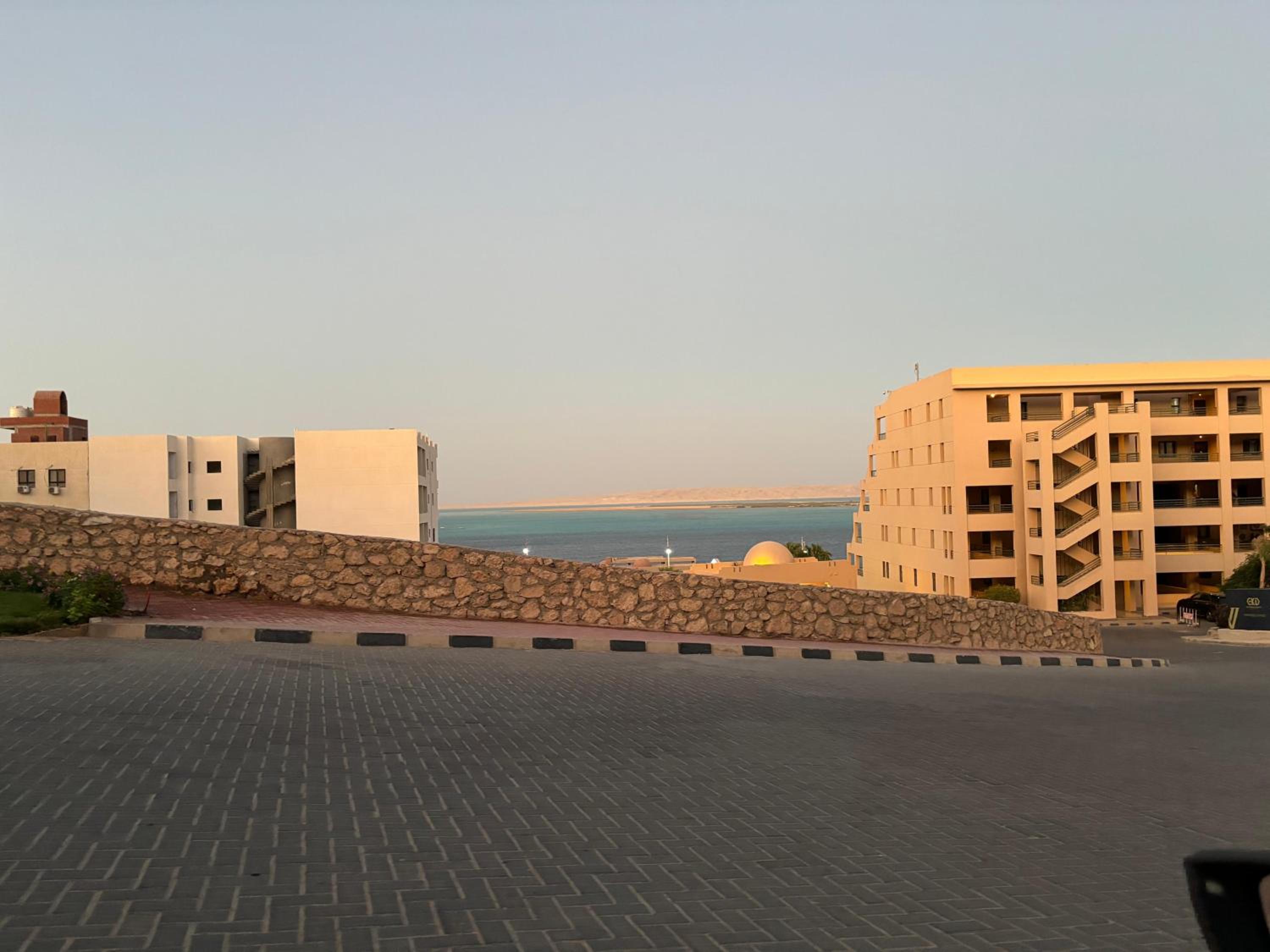 Seaview Studio Hurghada with beach and pool access