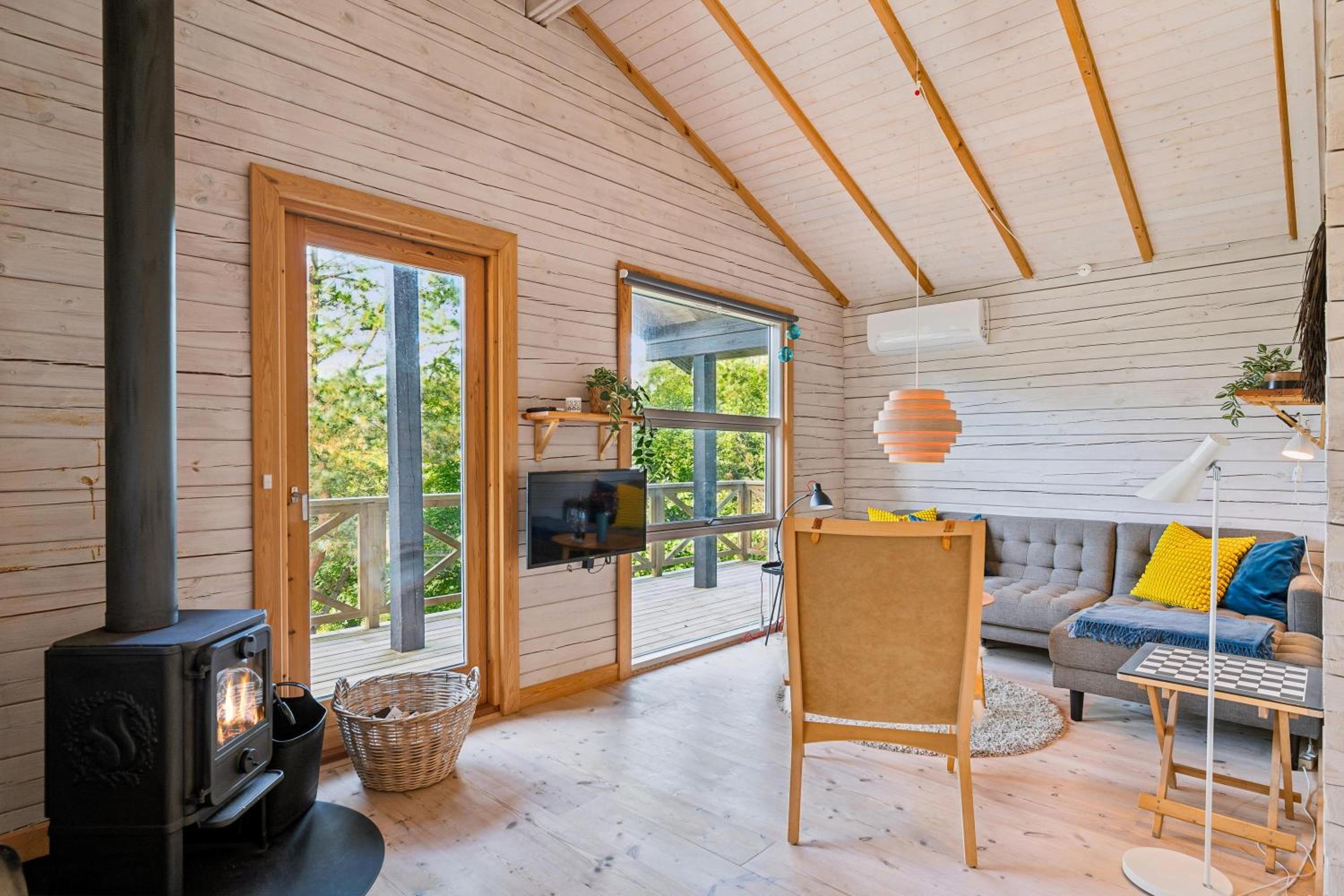 Cosy Holiday Home On A Large Hilly Natural Plot With Covered Terrace And Loft Rooms Close To Helgenæs Unique Landscape, Viewpoints And The