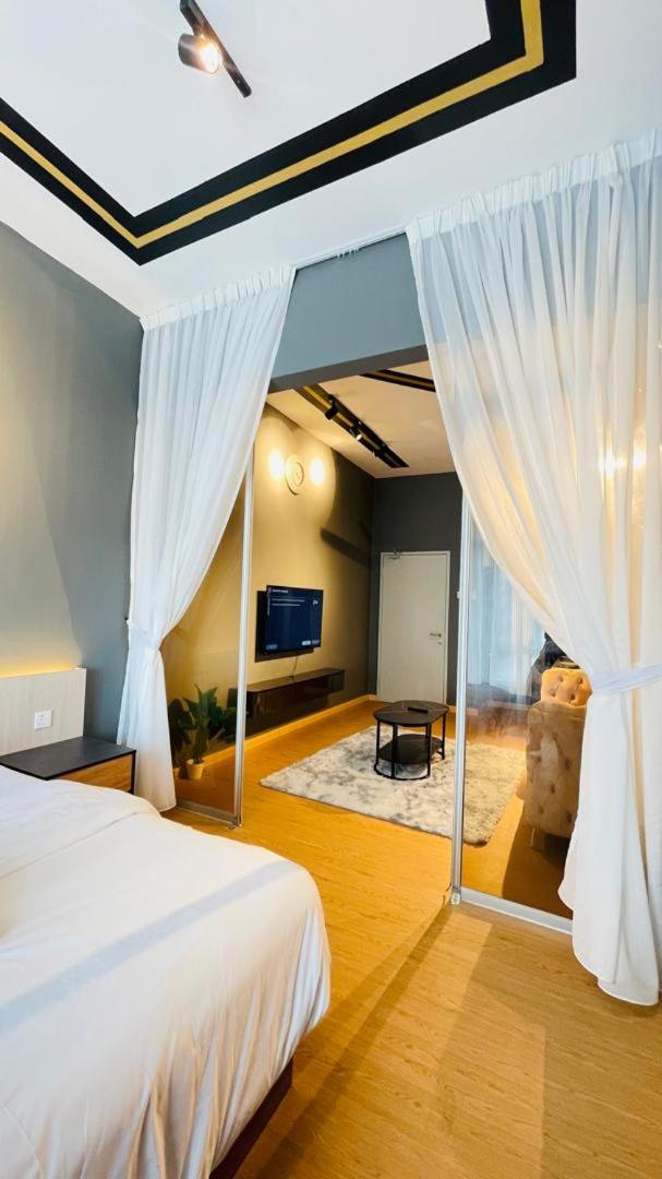 Spacious Apartment near IIUM Medical Centre, ECR & Teluk Cempedak with Smart TV & Pool photo 4