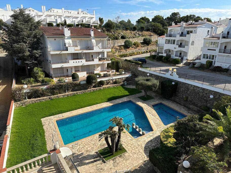 Apartamento vista piscina AV-28