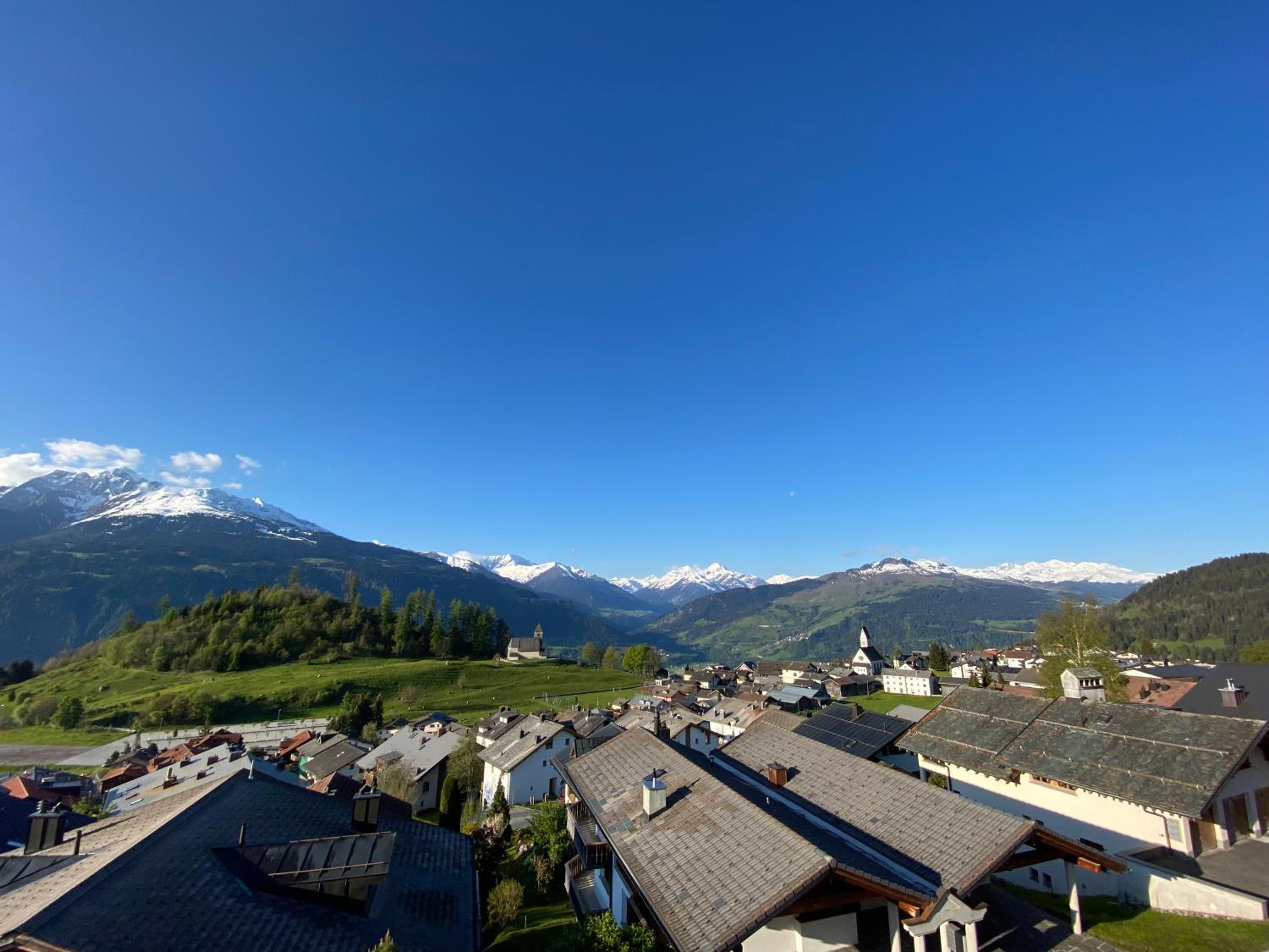 Casa Ansiel - 2.5 Zimmer Ferienwohnung am Sonnenhang von Falera