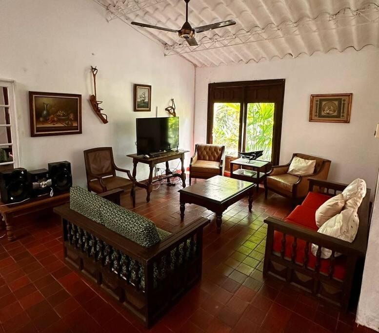 Relájate en el llano Piscina privada y naturaleza