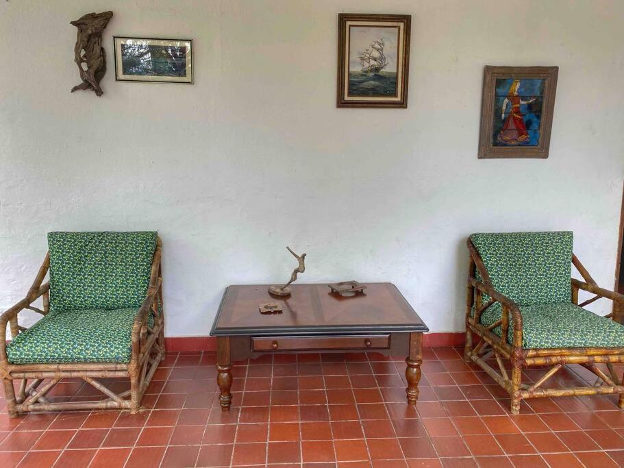 Relájate en el llano Piscina privada y naturaleza