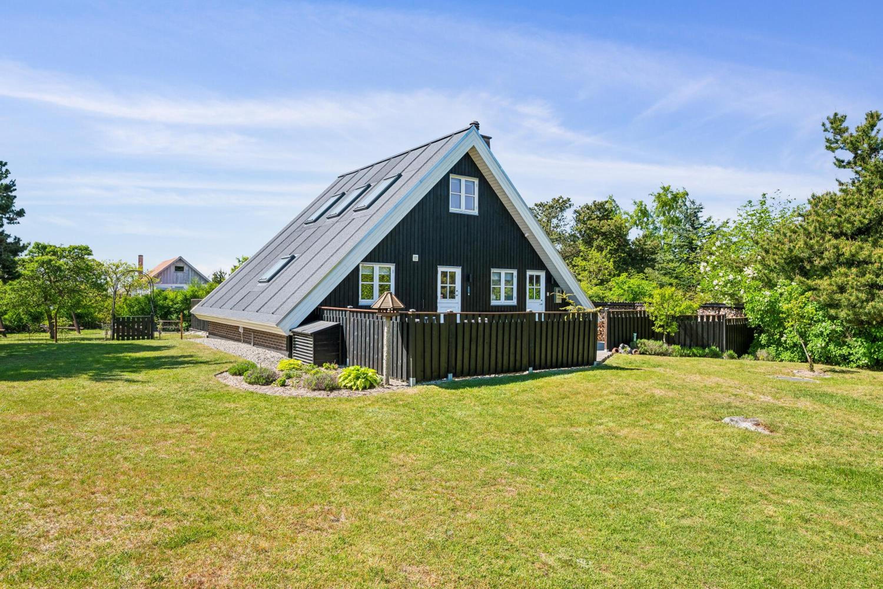 Charming, Well-Maintained Holiday On Two Levels Home Near Ebeltof
