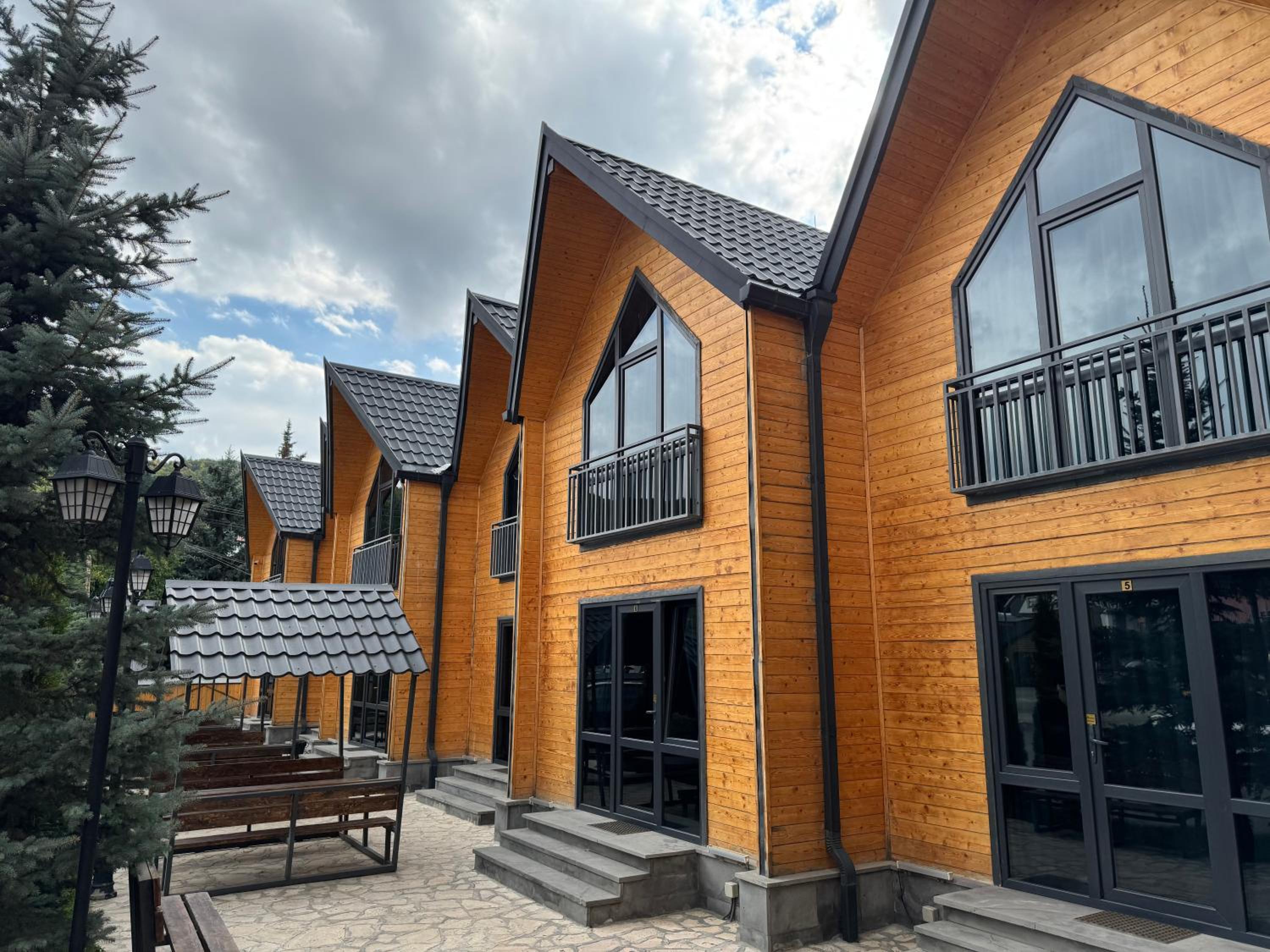 Everest Rest House