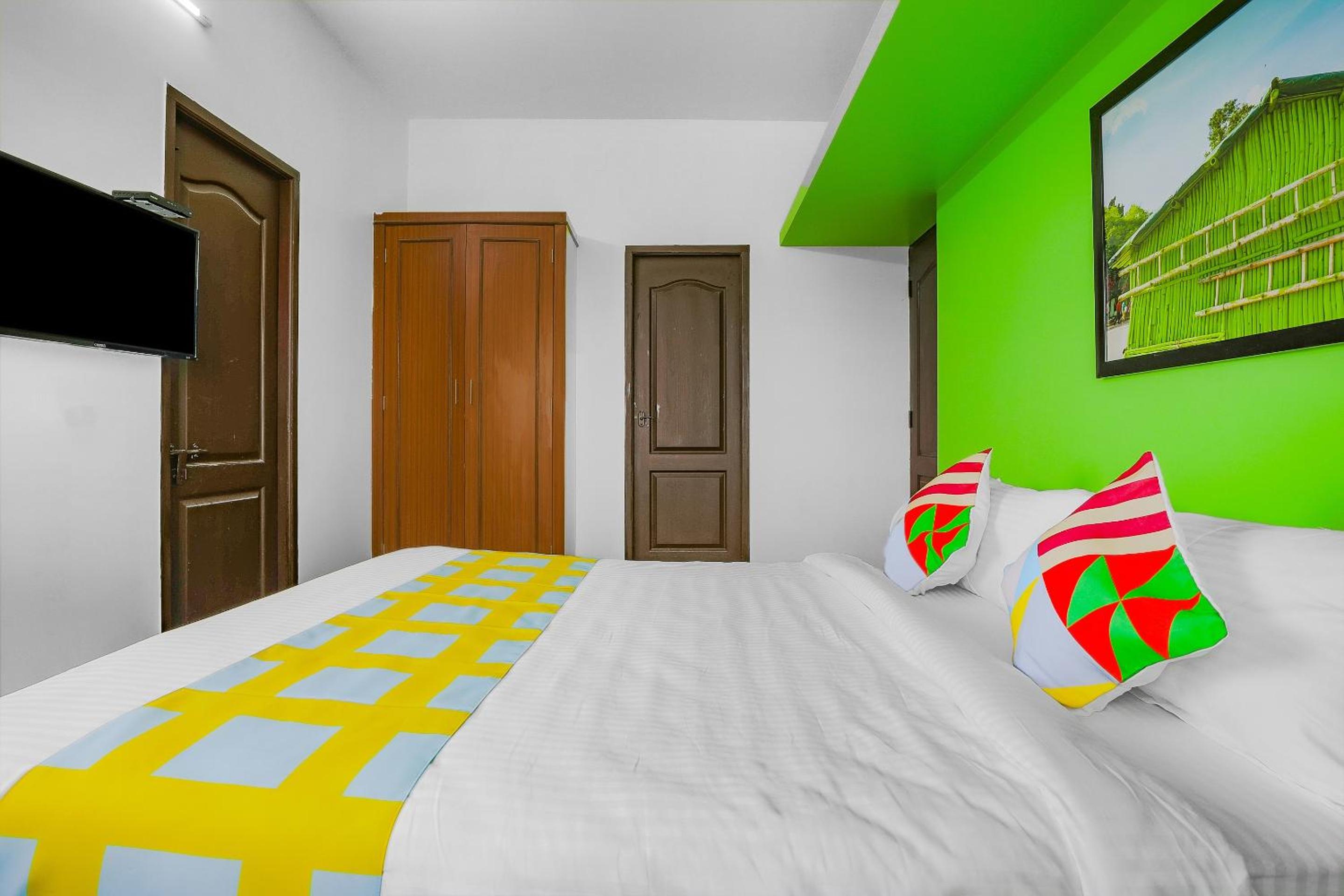 Hotel O Vibrant Stay Near Uthandi Beach view 5
