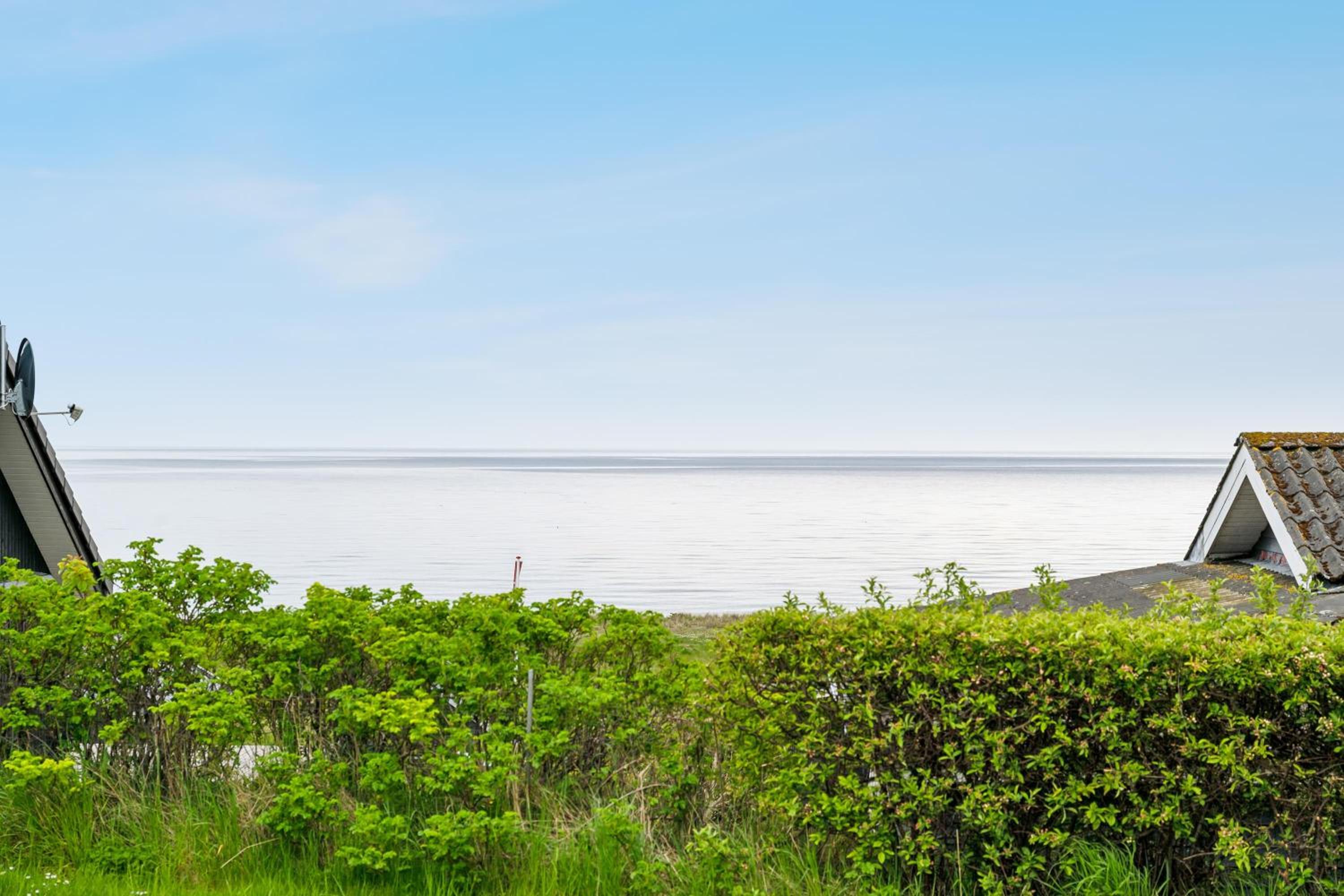 Well-Maintained Holiday Home With Sea View Close To Nature, The Beach And Ebeltoft
