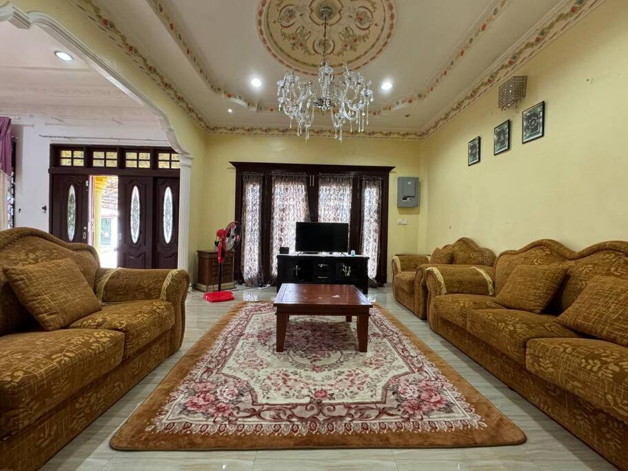 Big and cheap Homestay photo 1