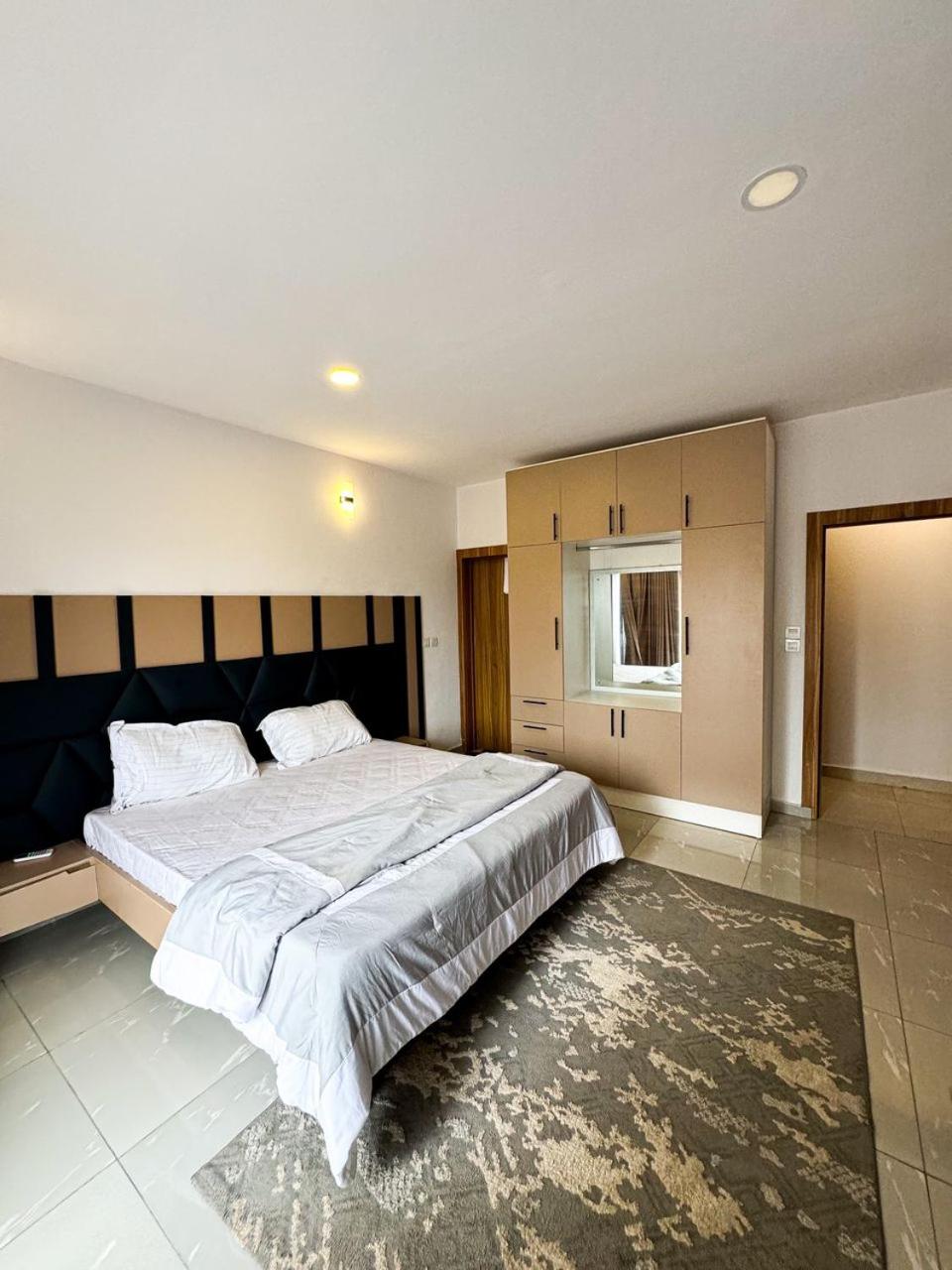 Colan Apartments