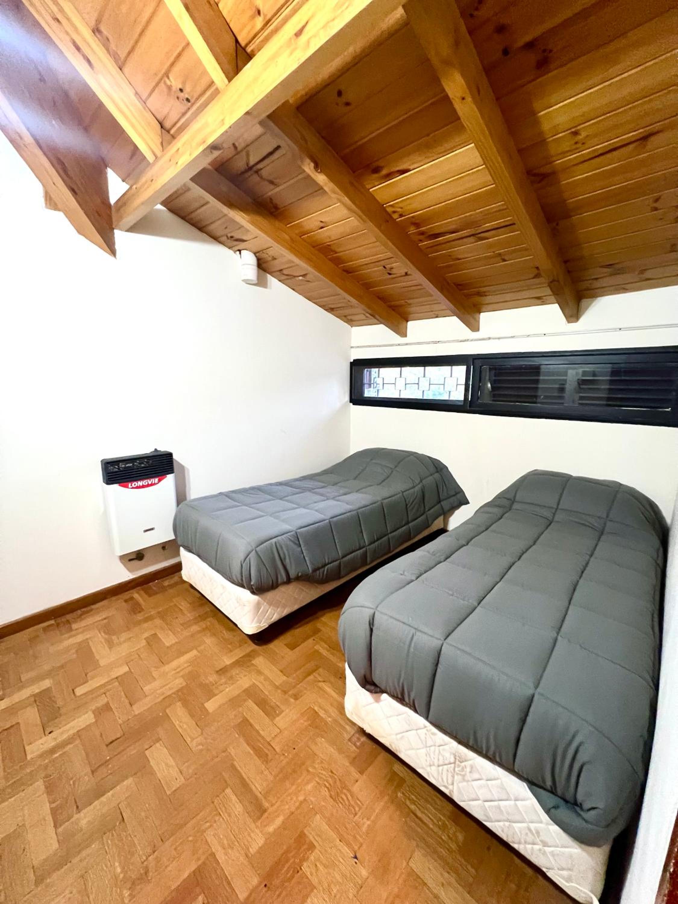 Lujosa casa en la mejor zona de chacras, Mendoza, con piscina, jardín y quincho