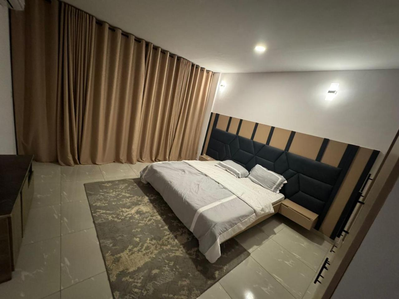Colan Apartments