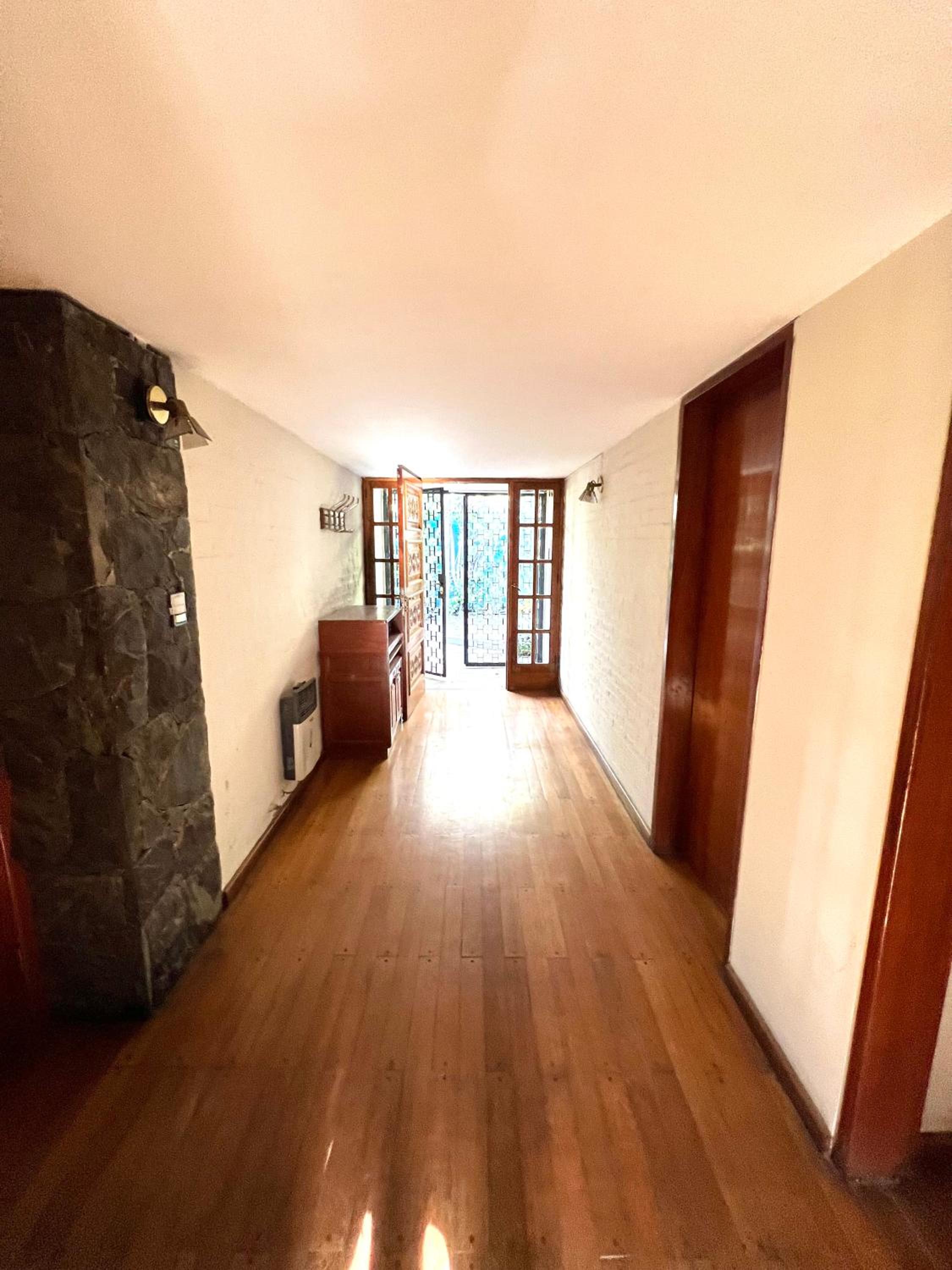 Lujosa casa en la mejor zona de chacras, Mendoza, con piscina, jardín y quincho