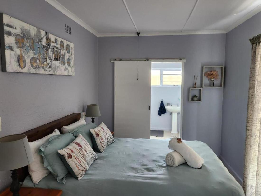 25 ON Main Struisbaai view 2