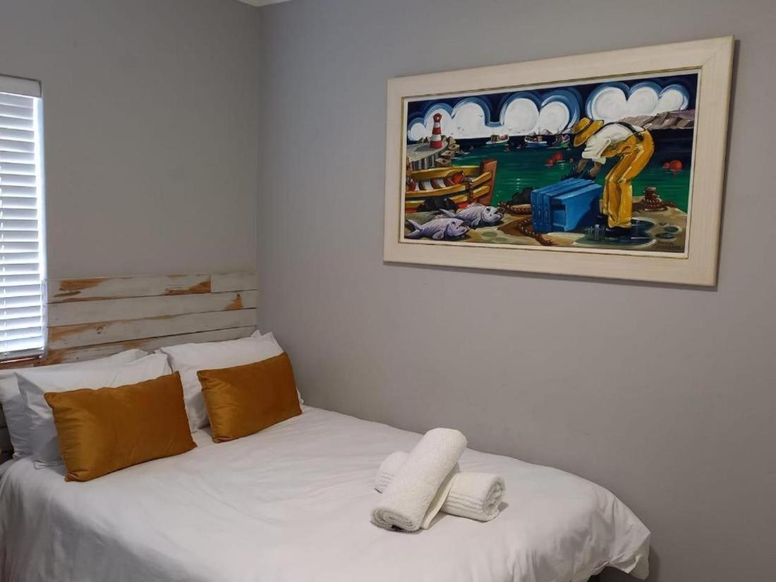 25 ON Main Struisbaai view 4