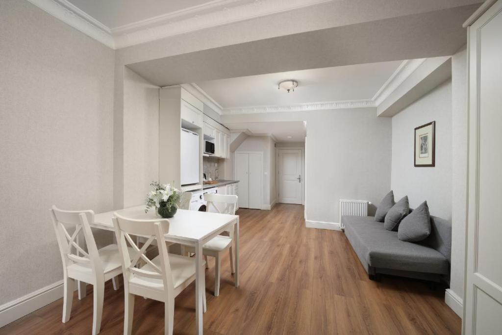 Meroddi La Porta Otel - Image 21