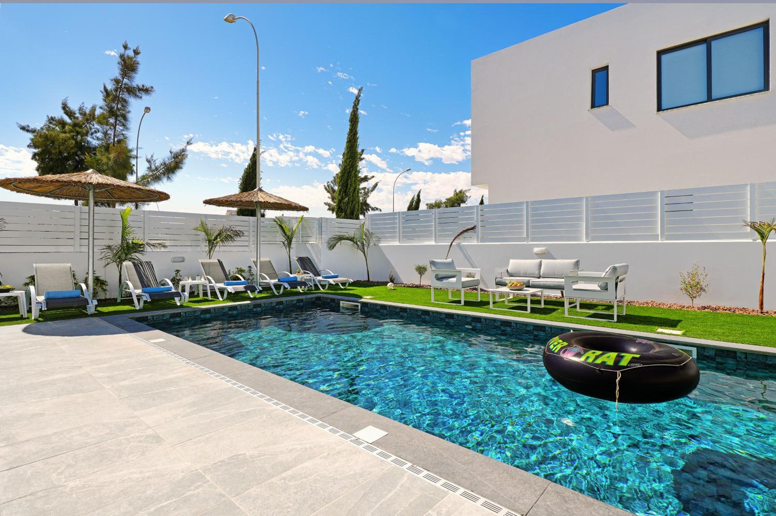 Villa Clio - 3bed All En-suite with Private Pool