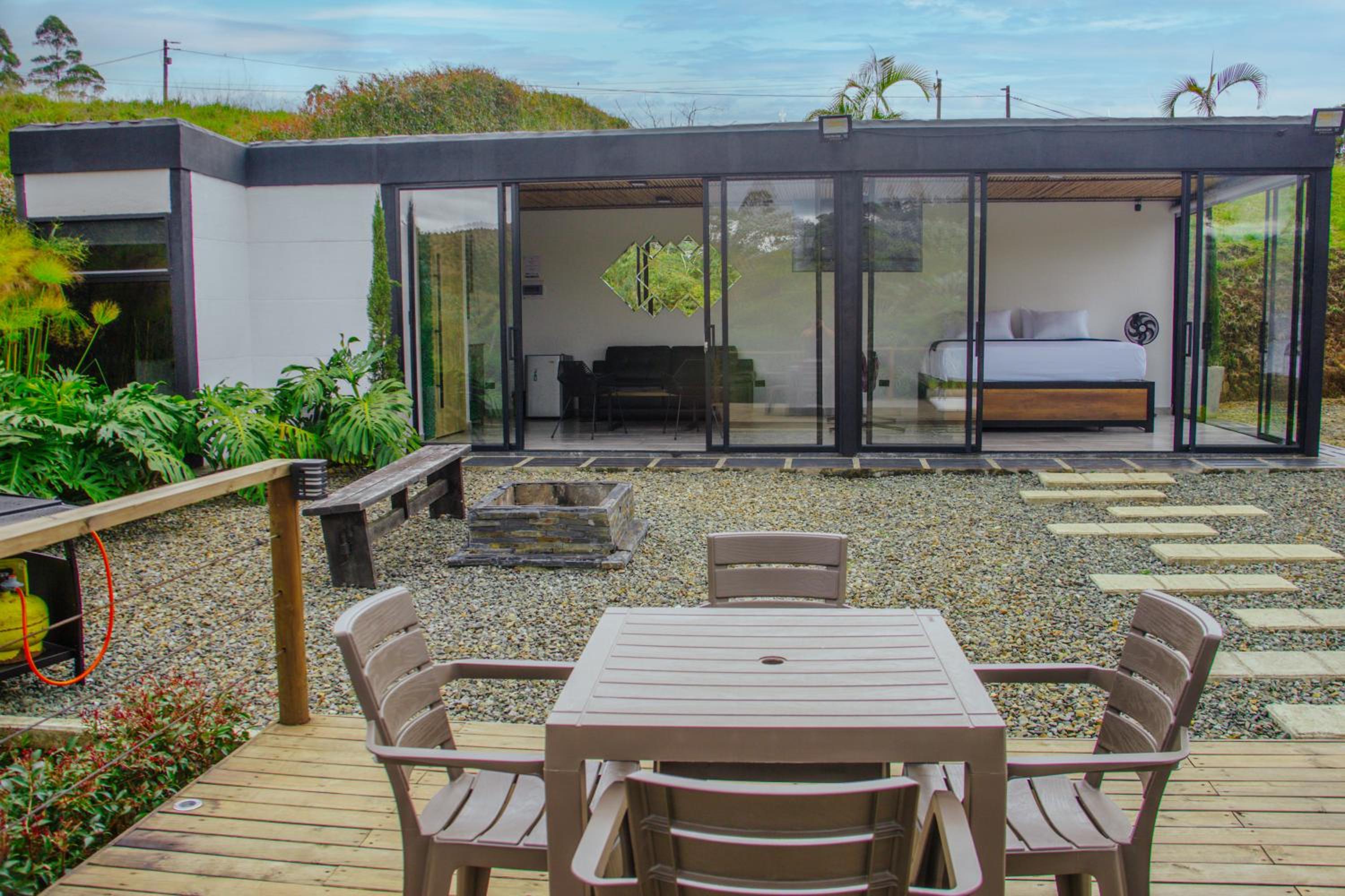 Boskoso Forest Retreat Jacuzzi & Waterfall