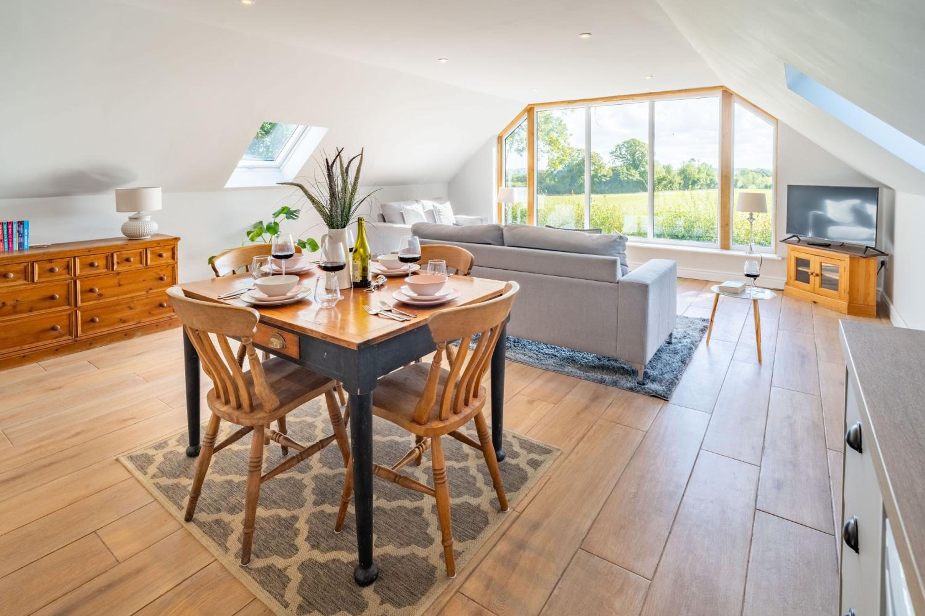 The Roost by Big Skies Cottages view 2