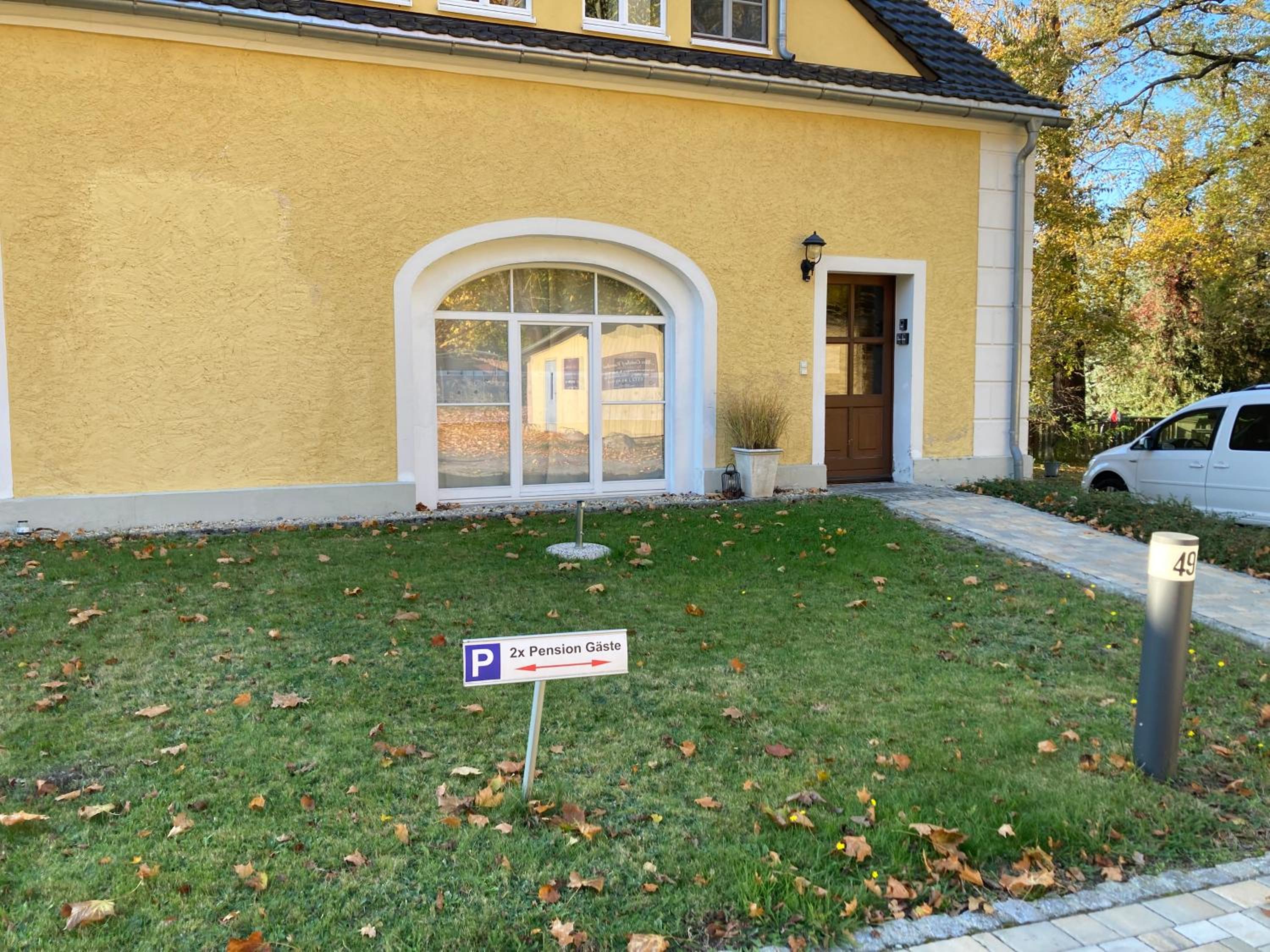 Alter Gutshof Kromlau Direkt am Schloss und Rhododendronpark, Terasse und Parkplatz