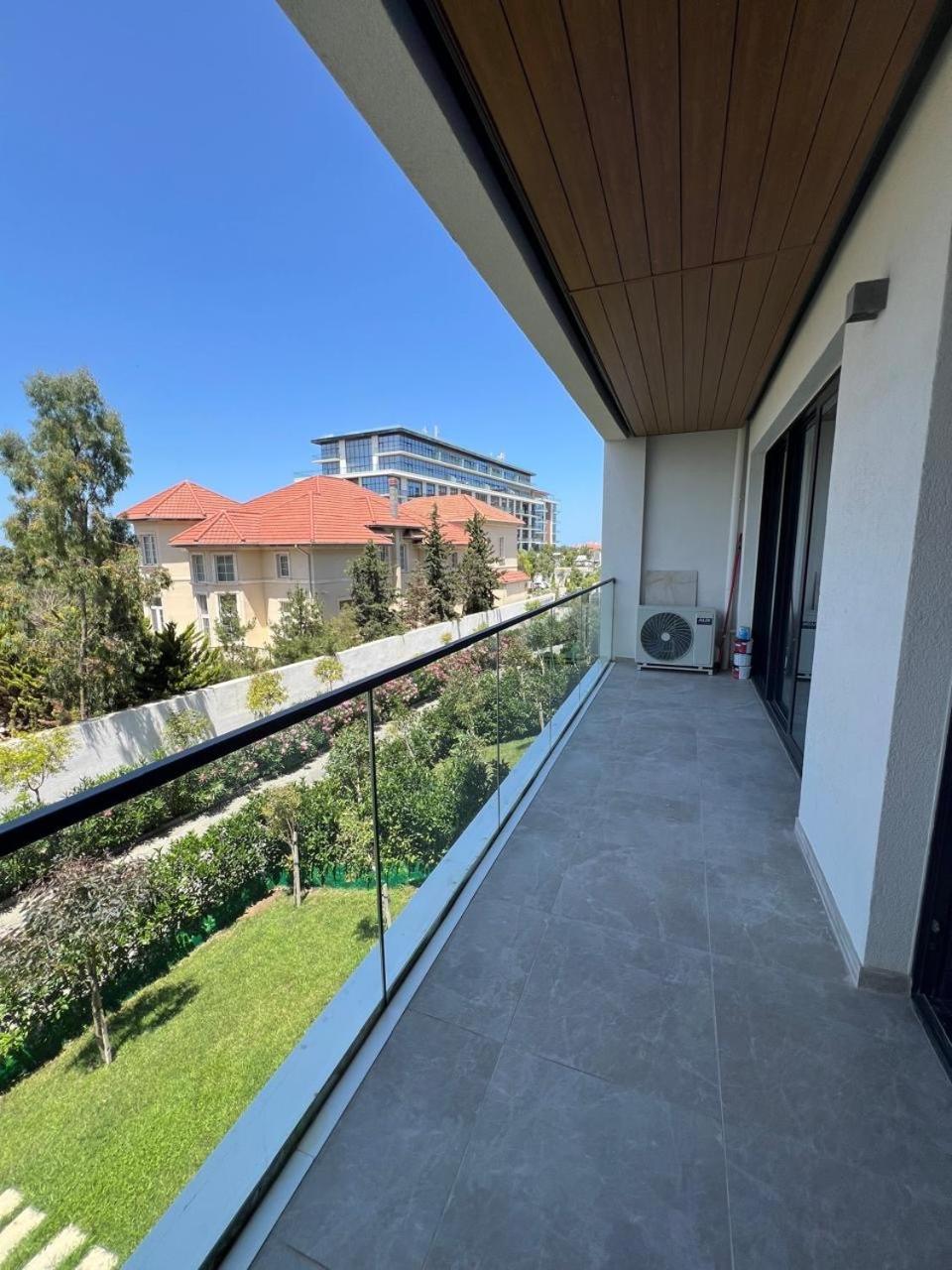 Sea Breeze Park Residence 4