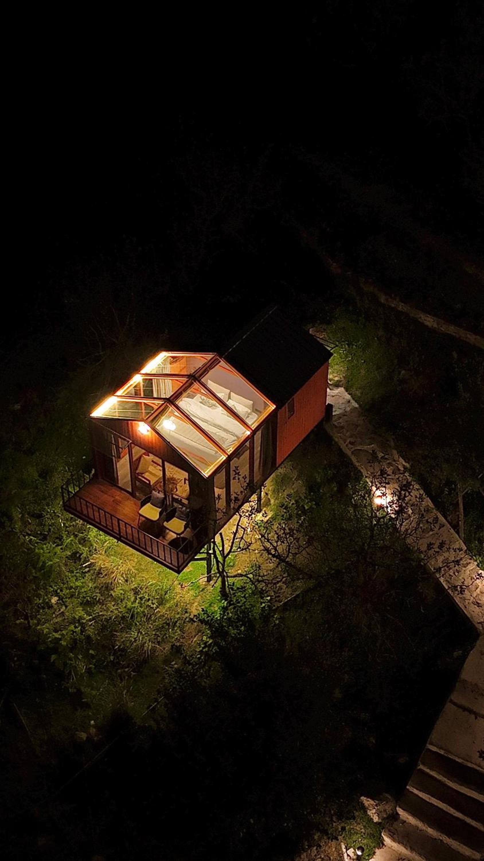 Glass Cabins by Urban Monk