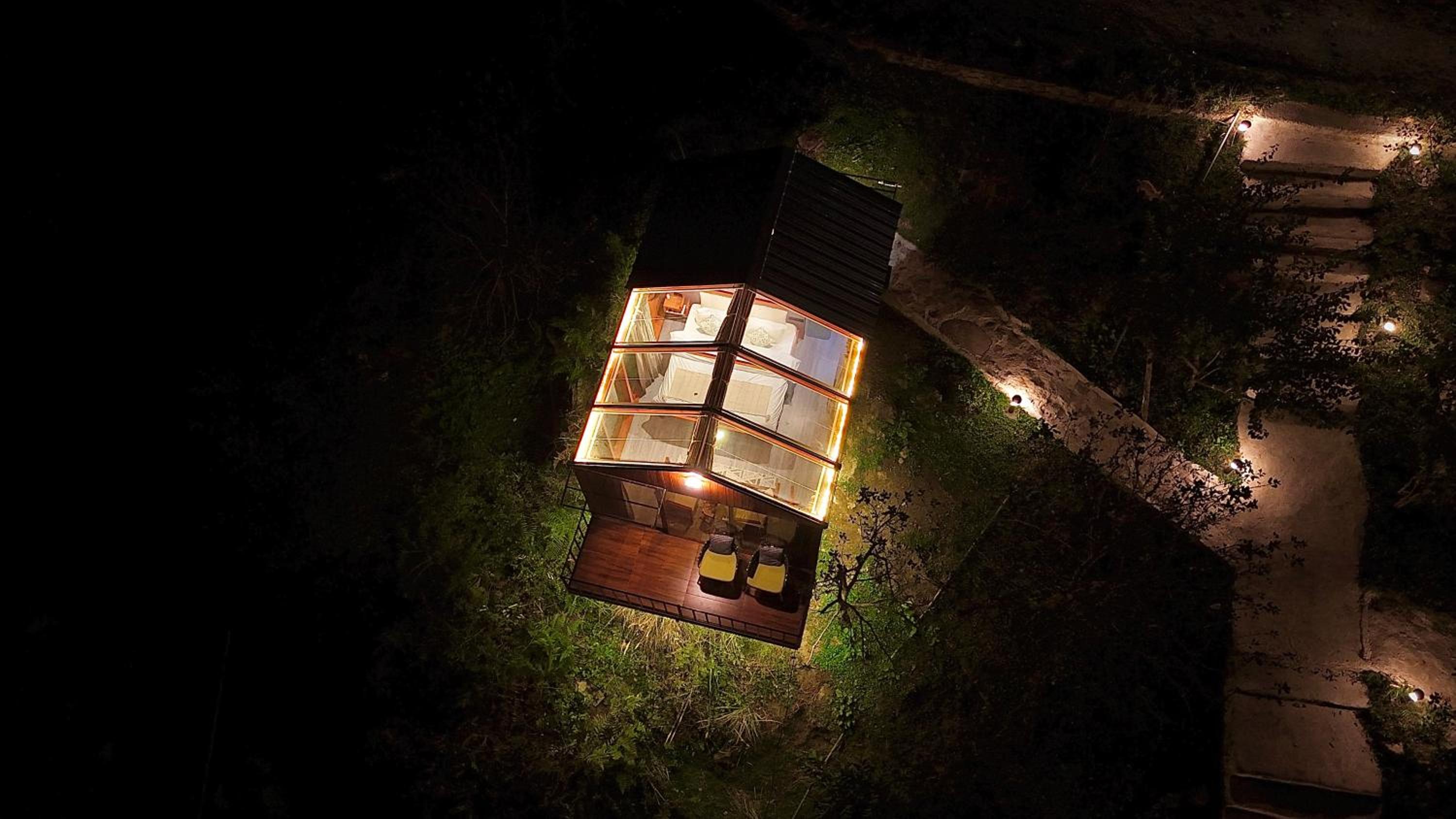 Glass Cabins by Urban Monk
