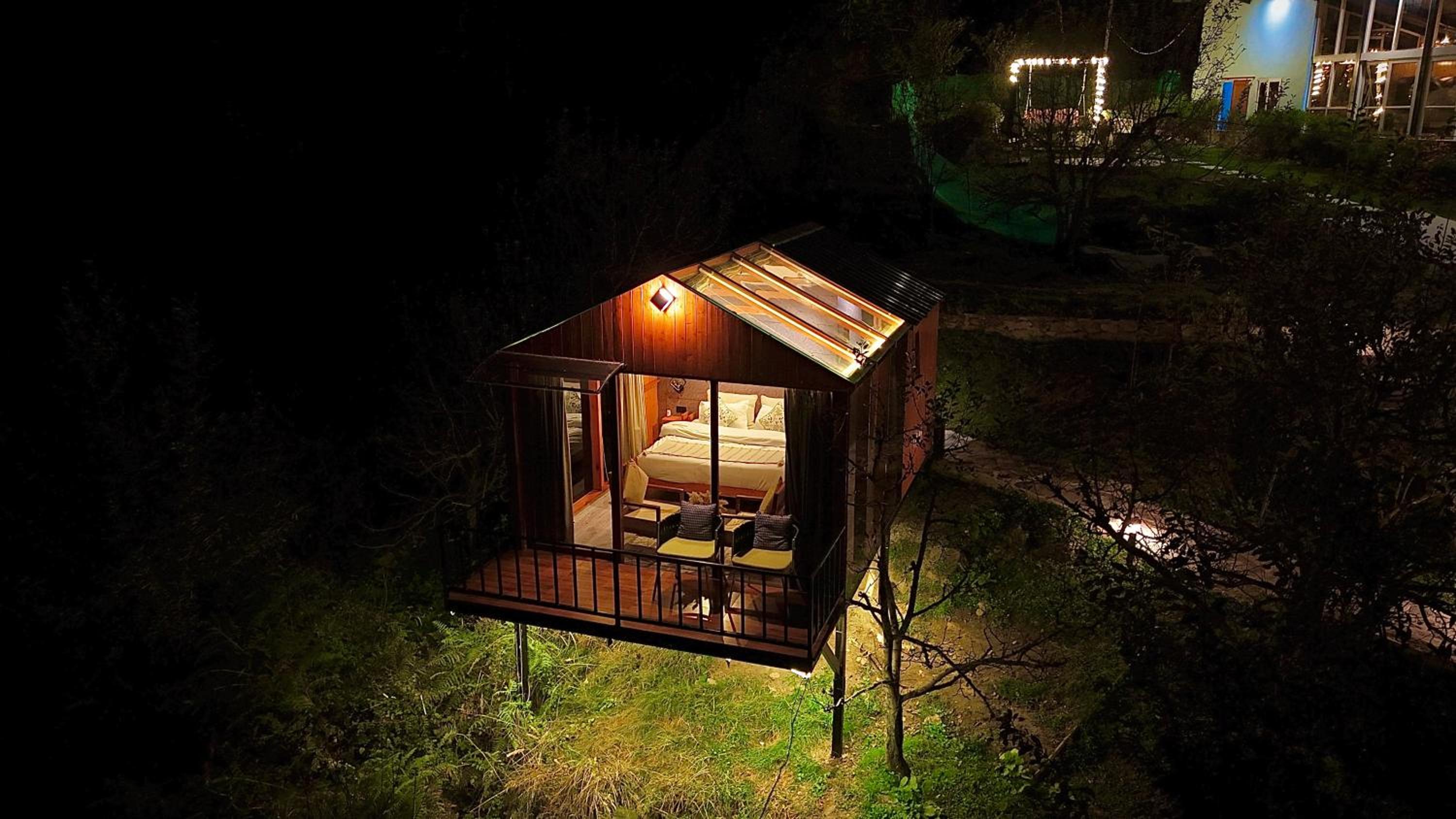 Glass Cabins by Urban Monk