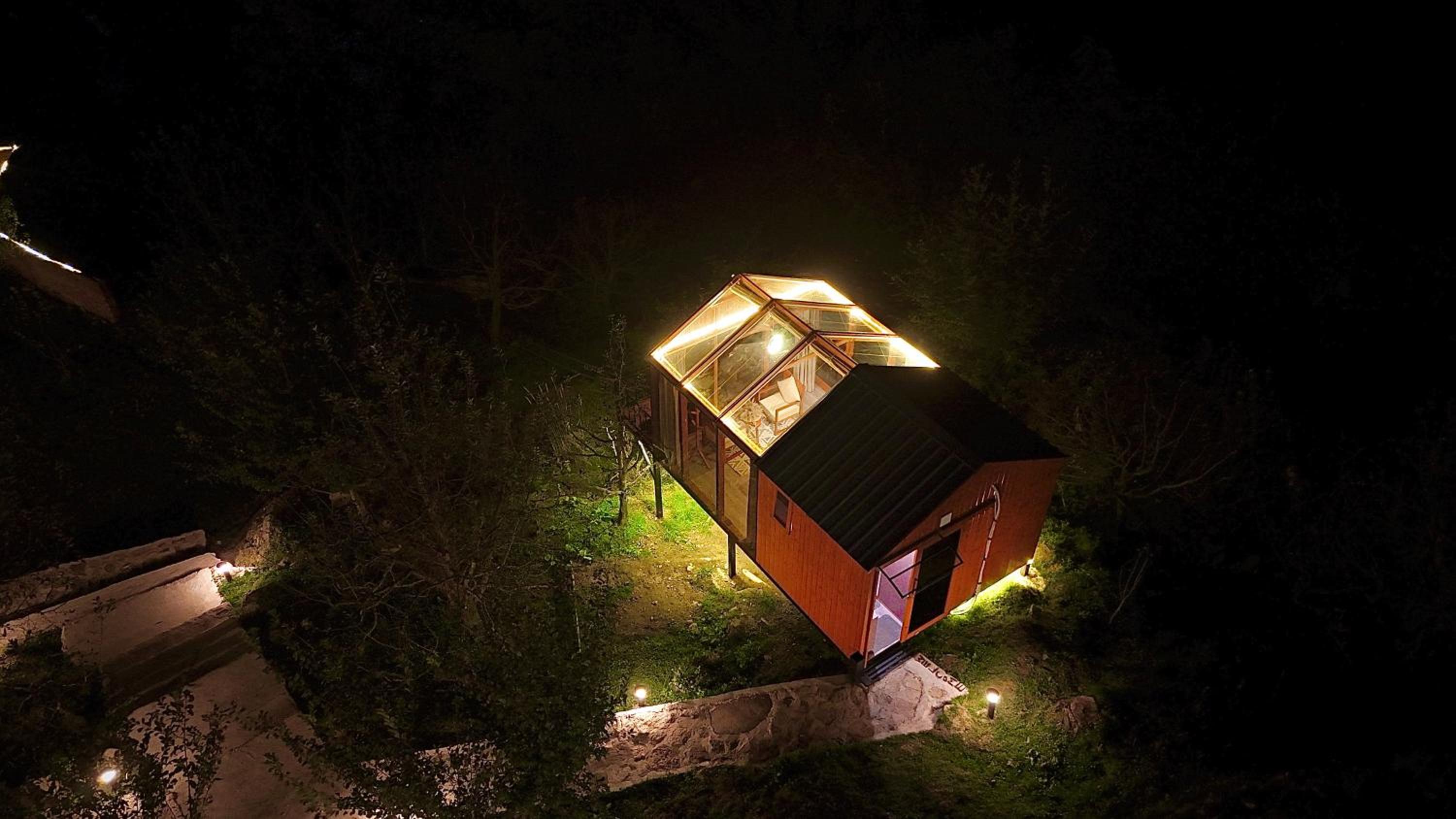Glass Cabins by Urban Monk