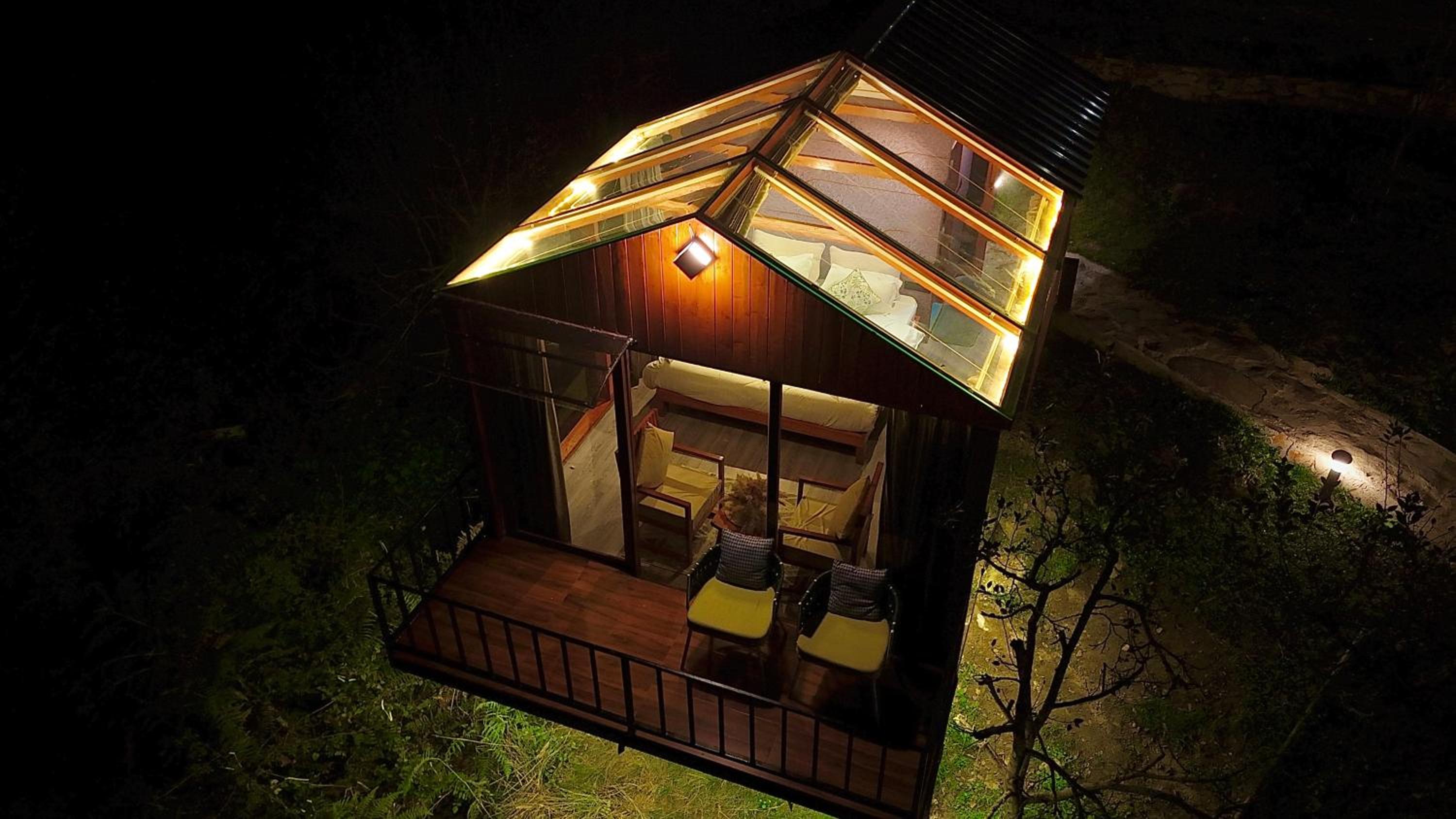 Glass Cabins by Urban Monk