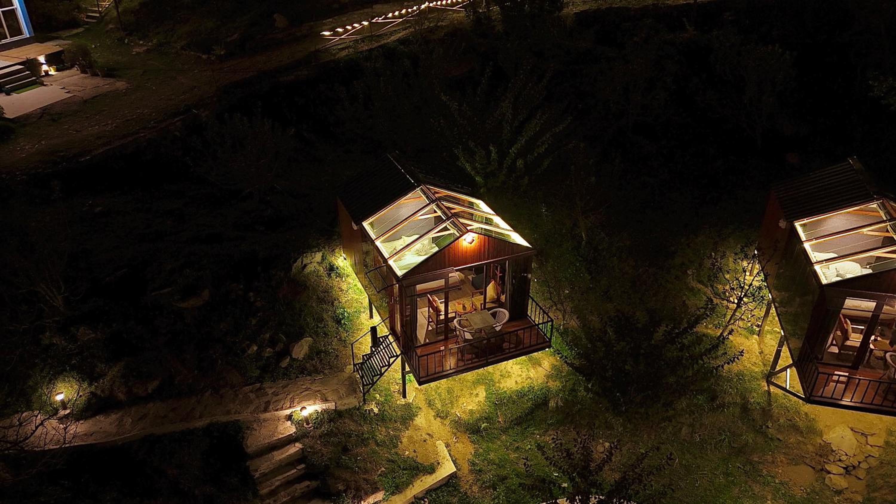 Glass Cabins by Urban Monk