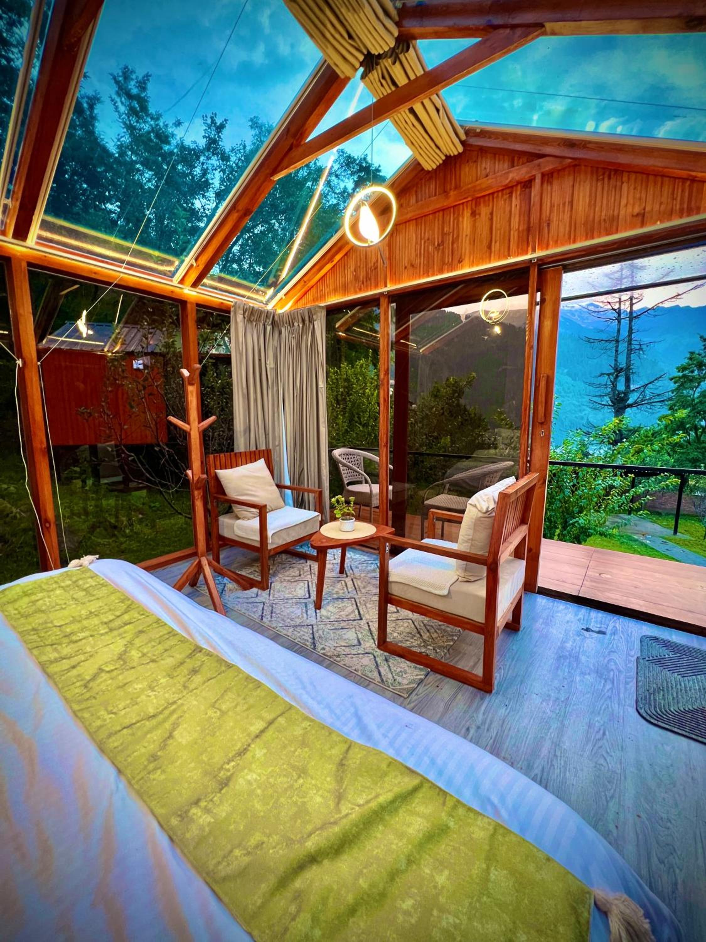Glass Cabins by Urban Monk