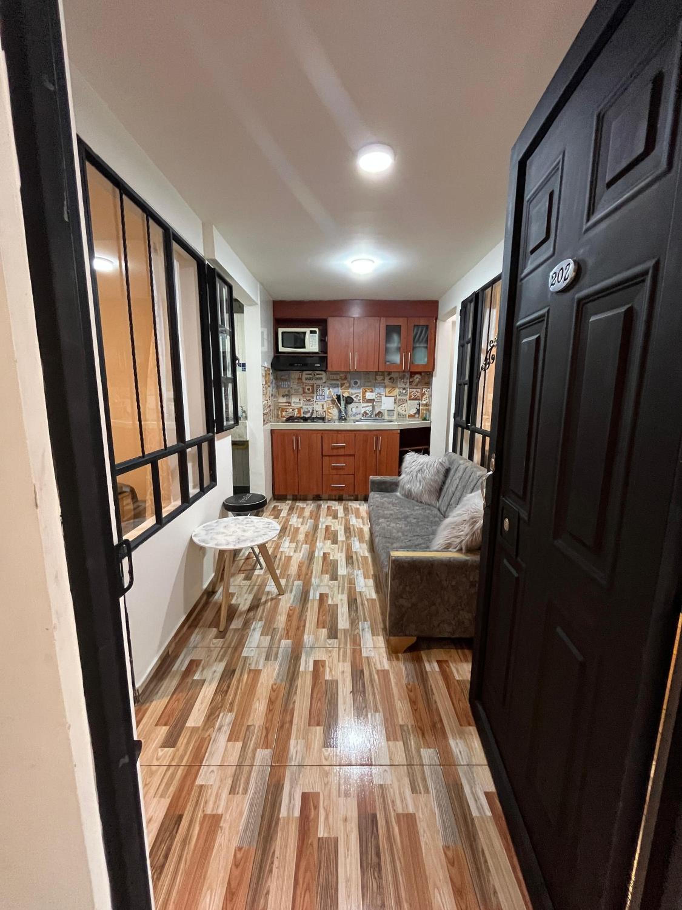 Hermoso apartamento cerca al aeropuerto 202