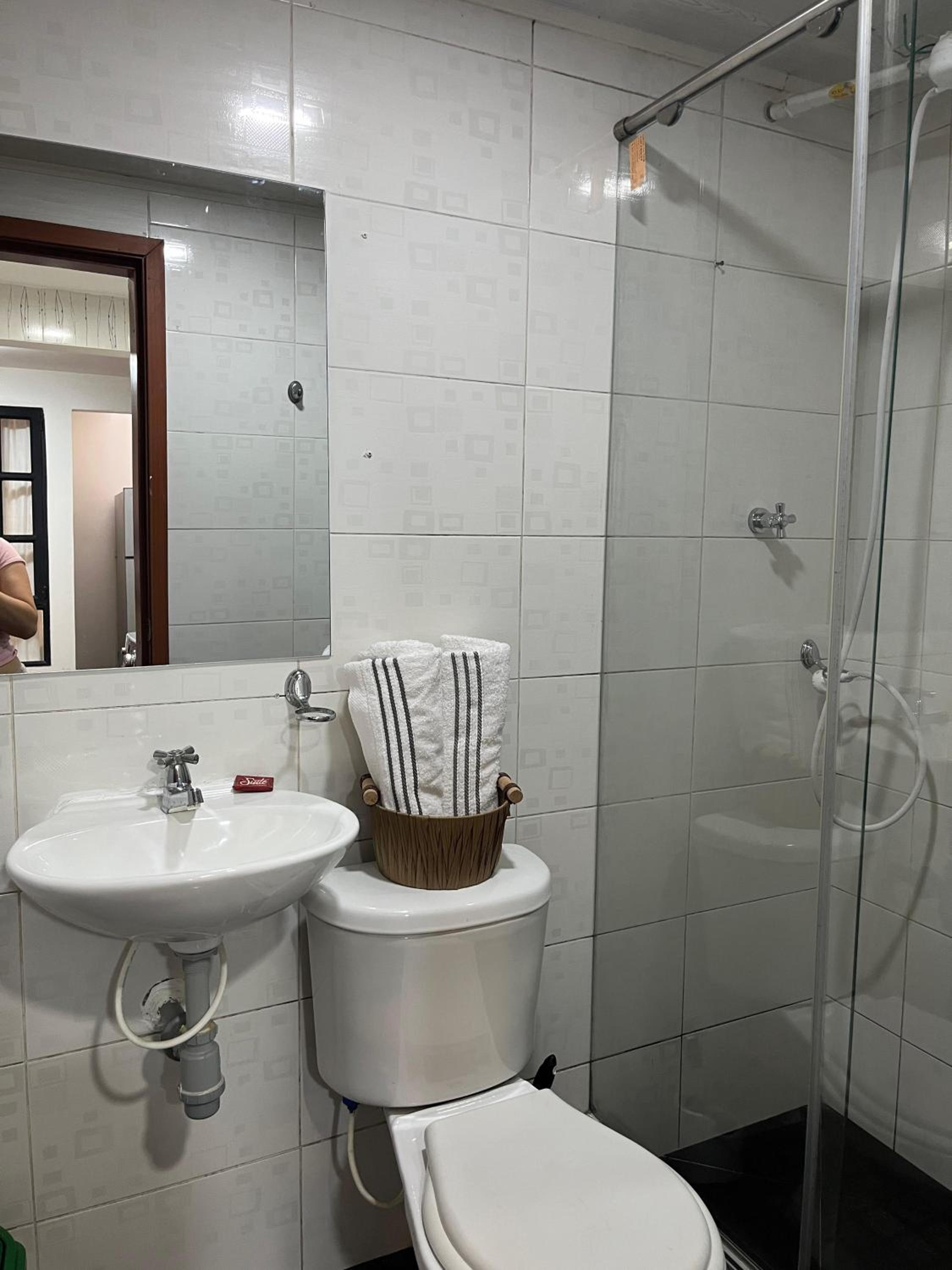 Hermoso apartamento cerca al aeropuerto 202
