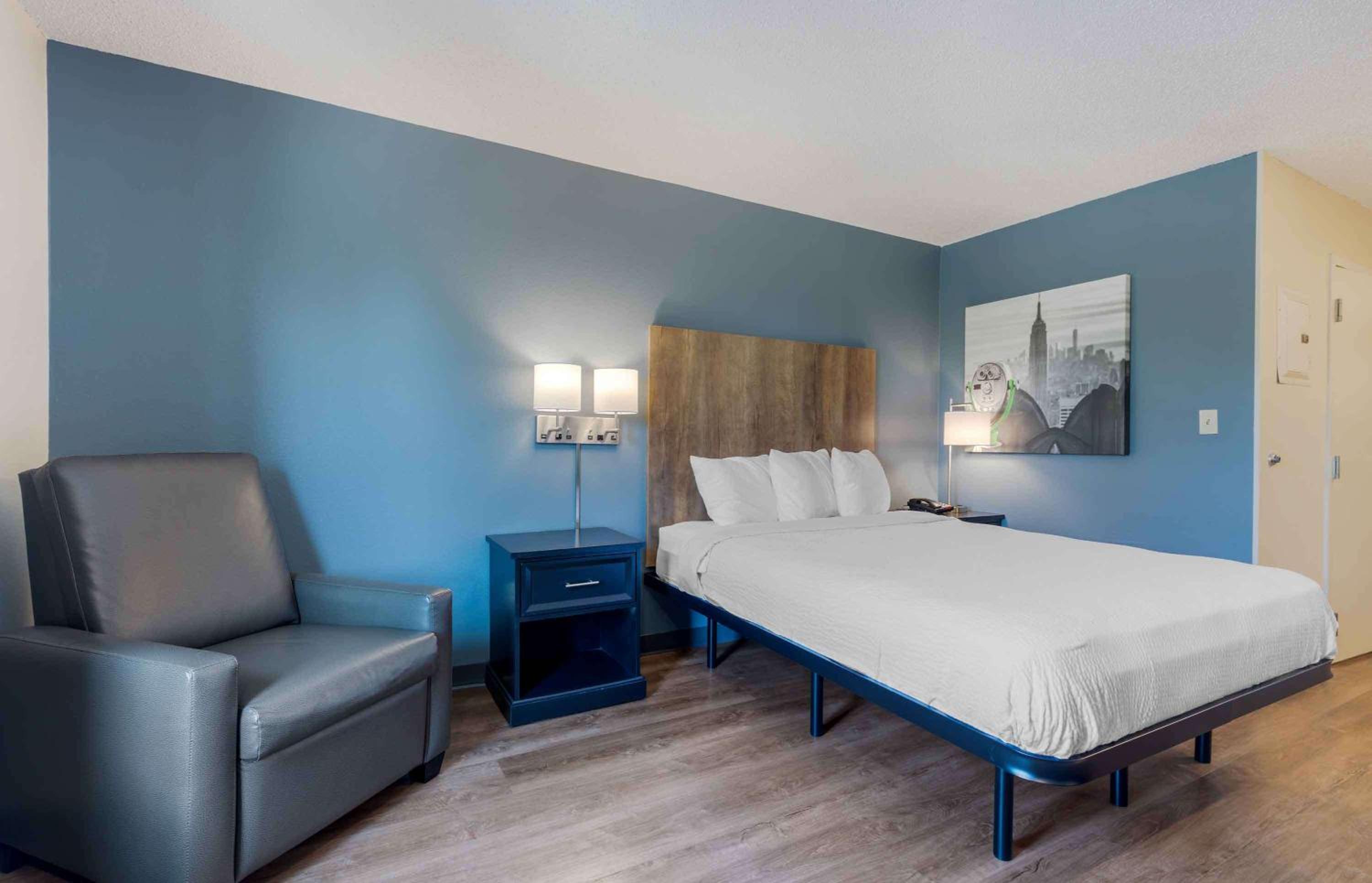 Dallas / Fort Worth Vacations - Extended Stay America Select Suites - Dallas - Lewisville - Property Image 4