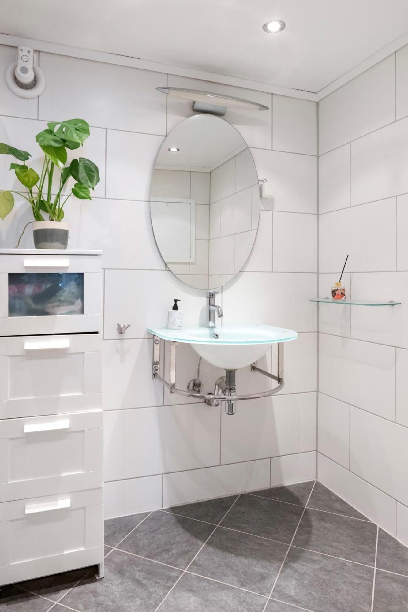 Charming Skuteviken Apartment