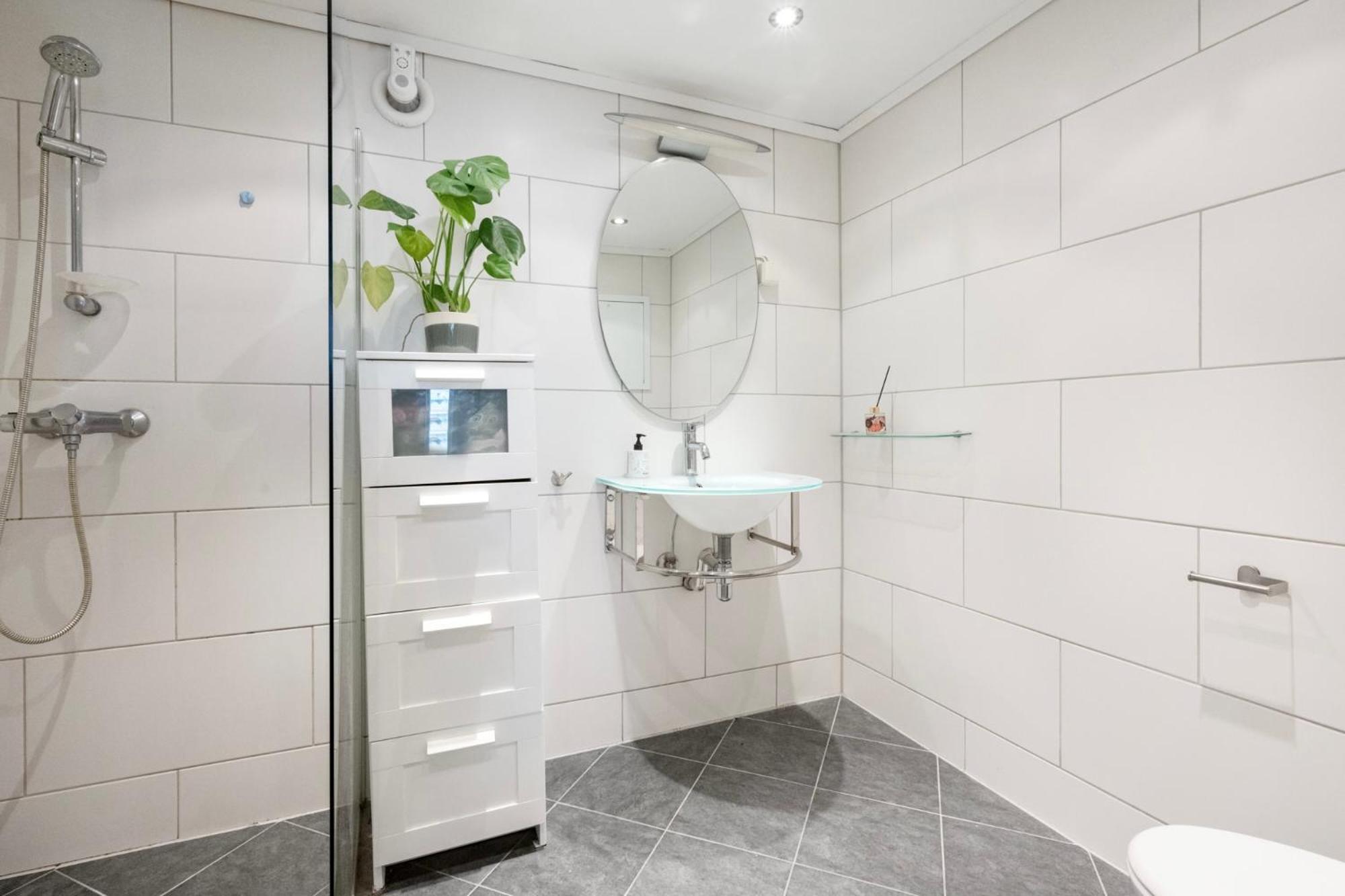 Charming Skuteviken Apartment