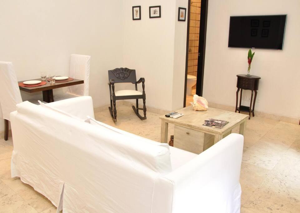 Charming 1BR apartment in the Heart of Cartagena's Old City