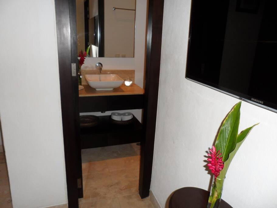 Charming 1BR apartment in the Heart of Cartagena's Old City