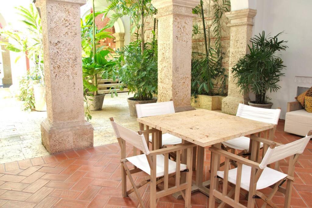 Charming 1BR apartment in the Heart of Cartagena's Old City