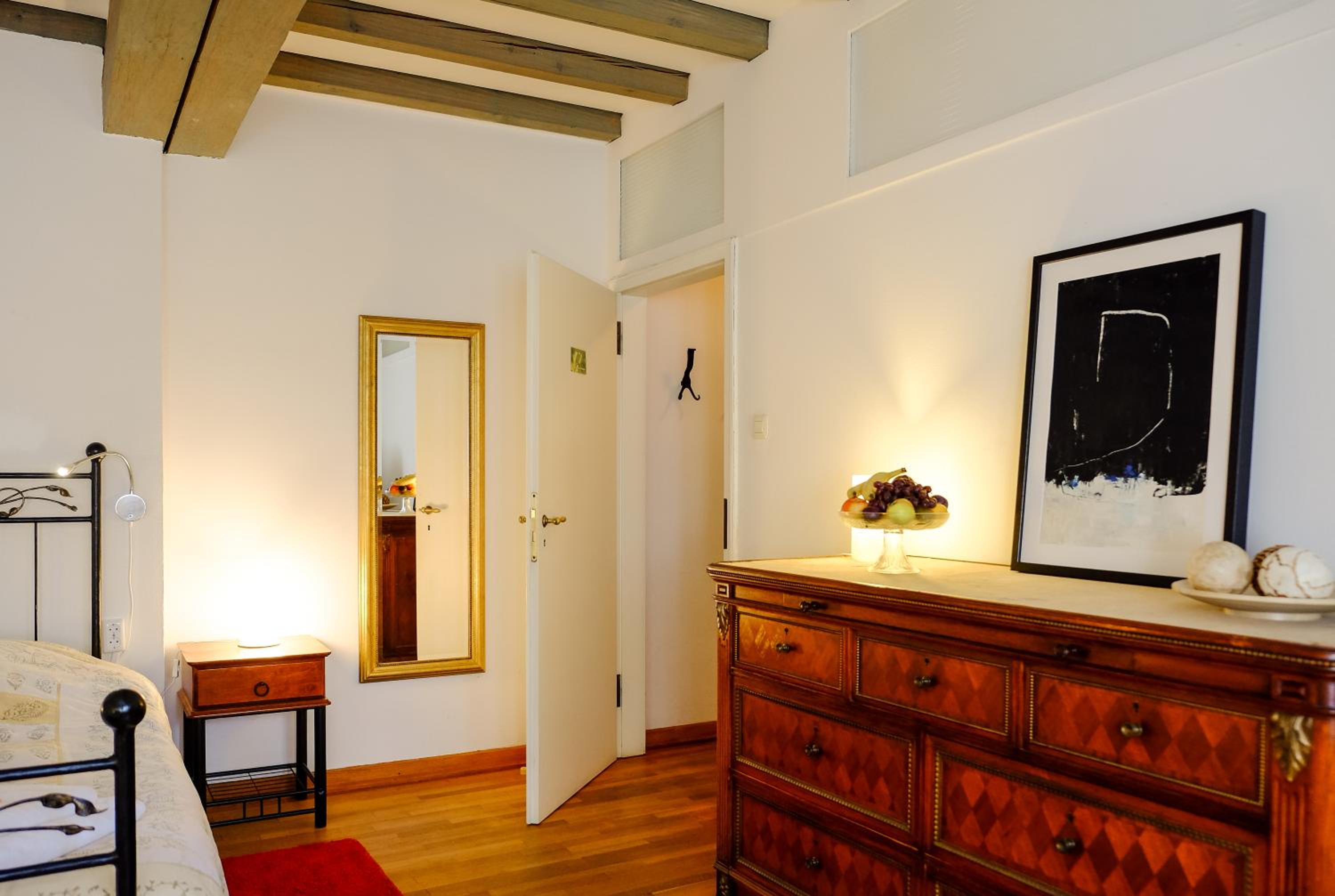 Rhein River Guesthouse - direkt am Rhein