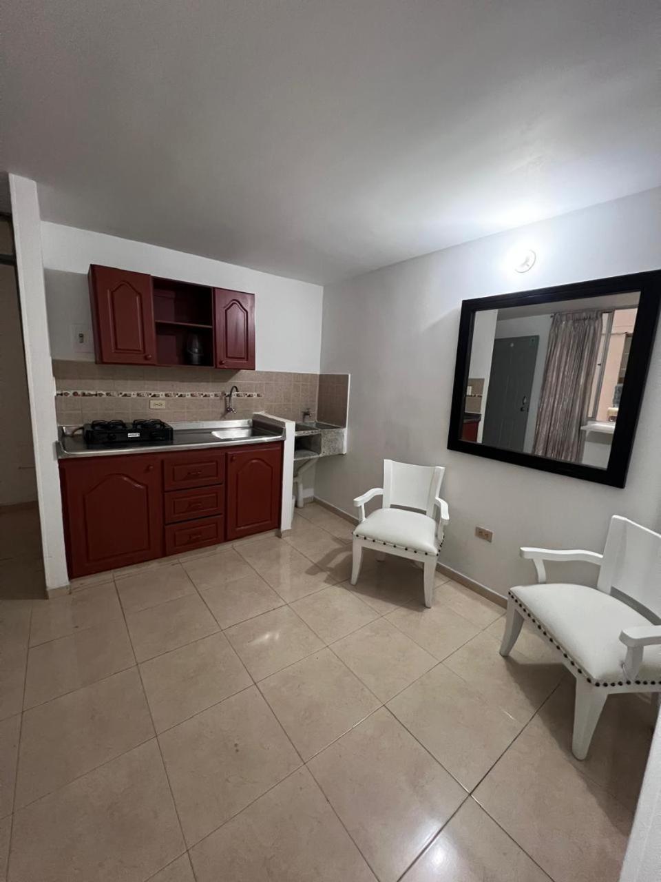 Edificio Las Vegas Apto privado a 15 min de Clínica Valle del Lili y Univalle a 5 min de Unicentro